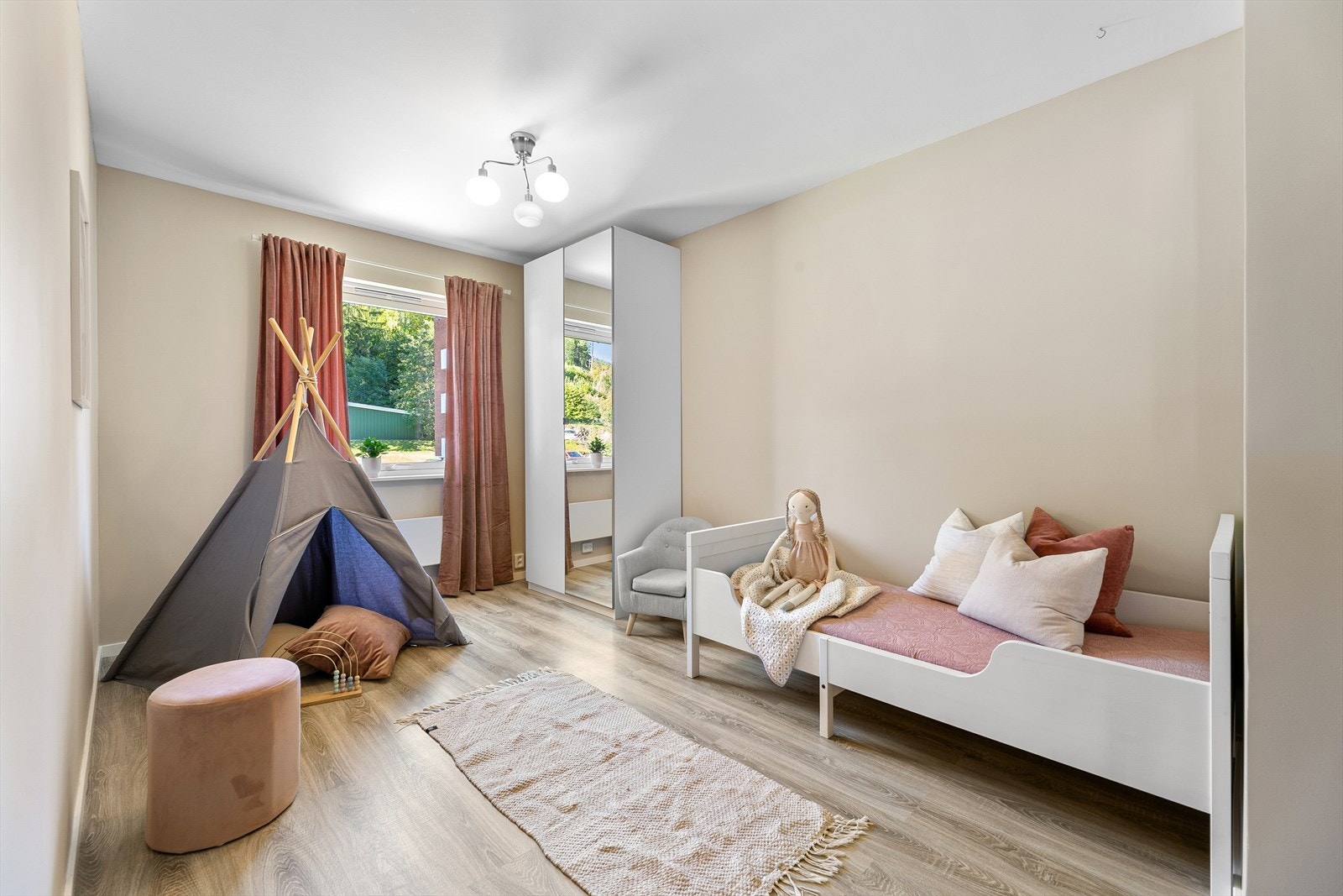 Soverom nr.3 ligger også med adkomst fra entrèn. Galleribilde