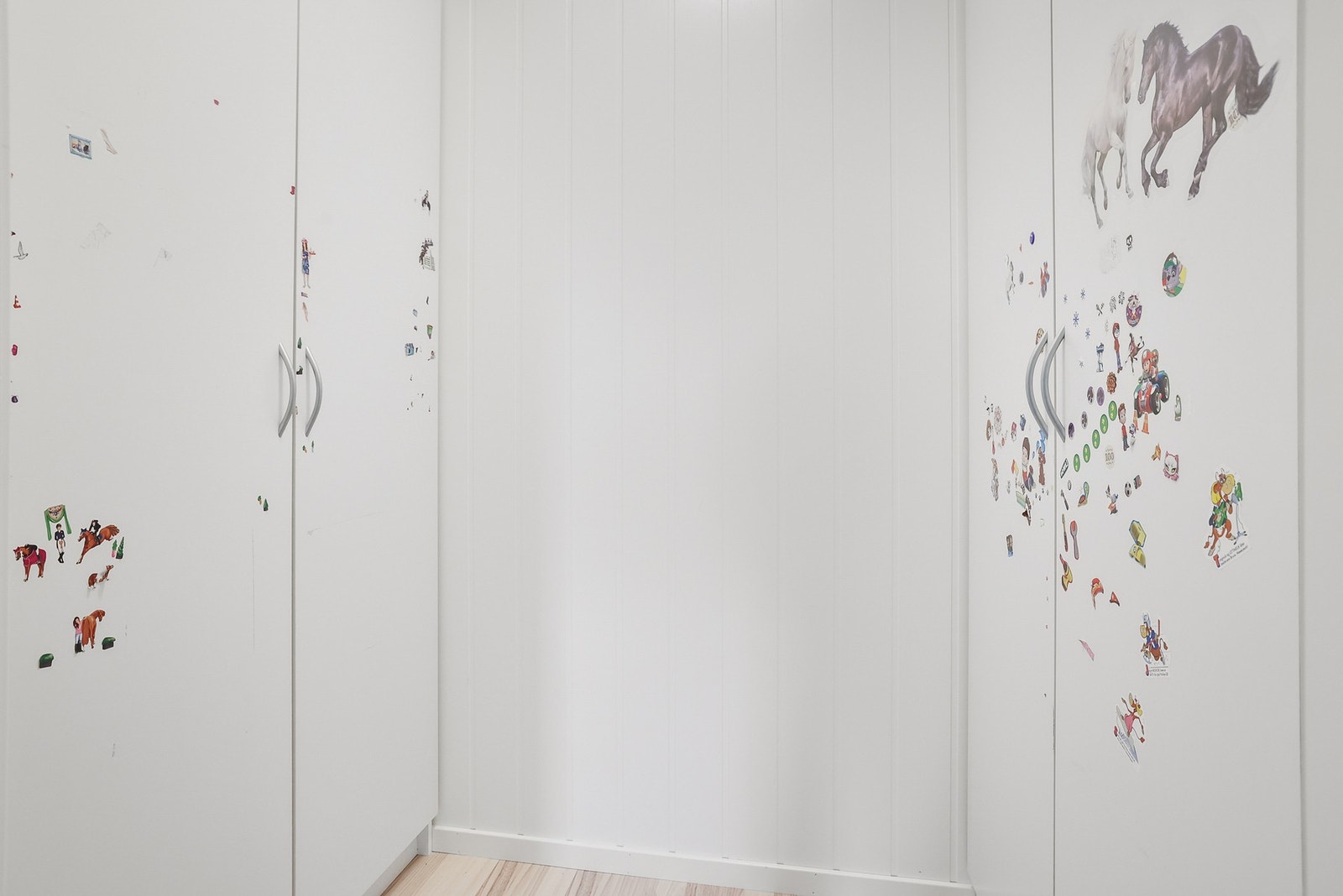 Bod med gode oppbevaringsmuligheter i 2. etg. Galleribilde