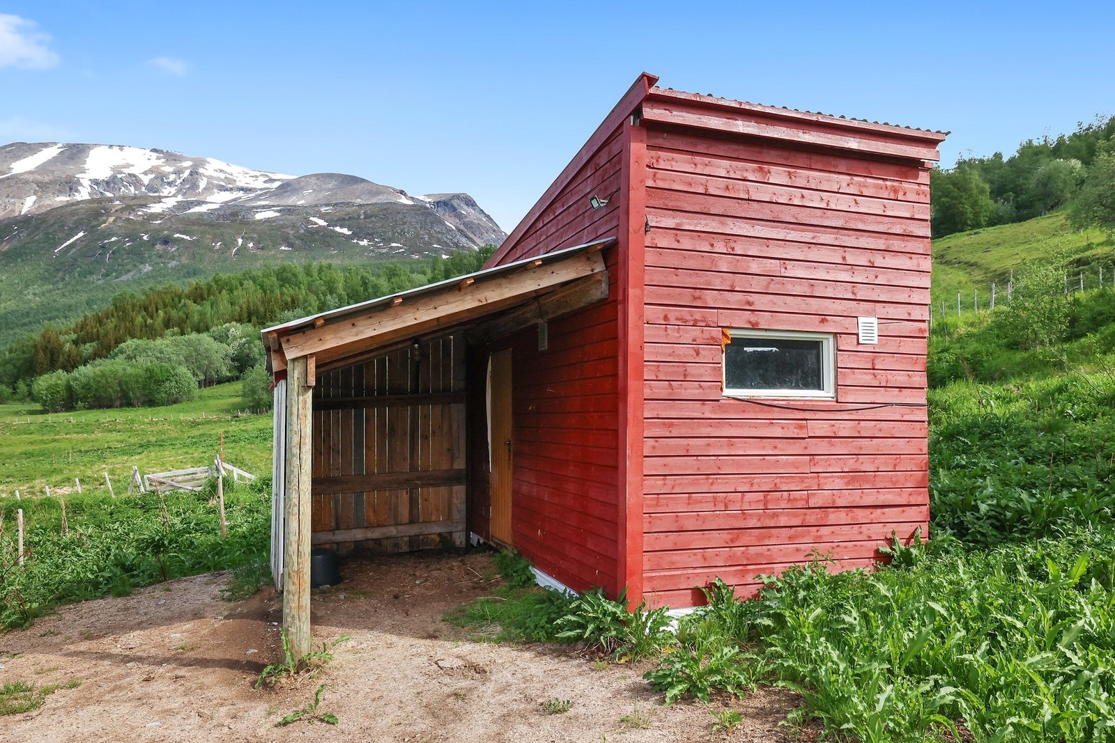 Stall som er egnet for hest Galleribilde