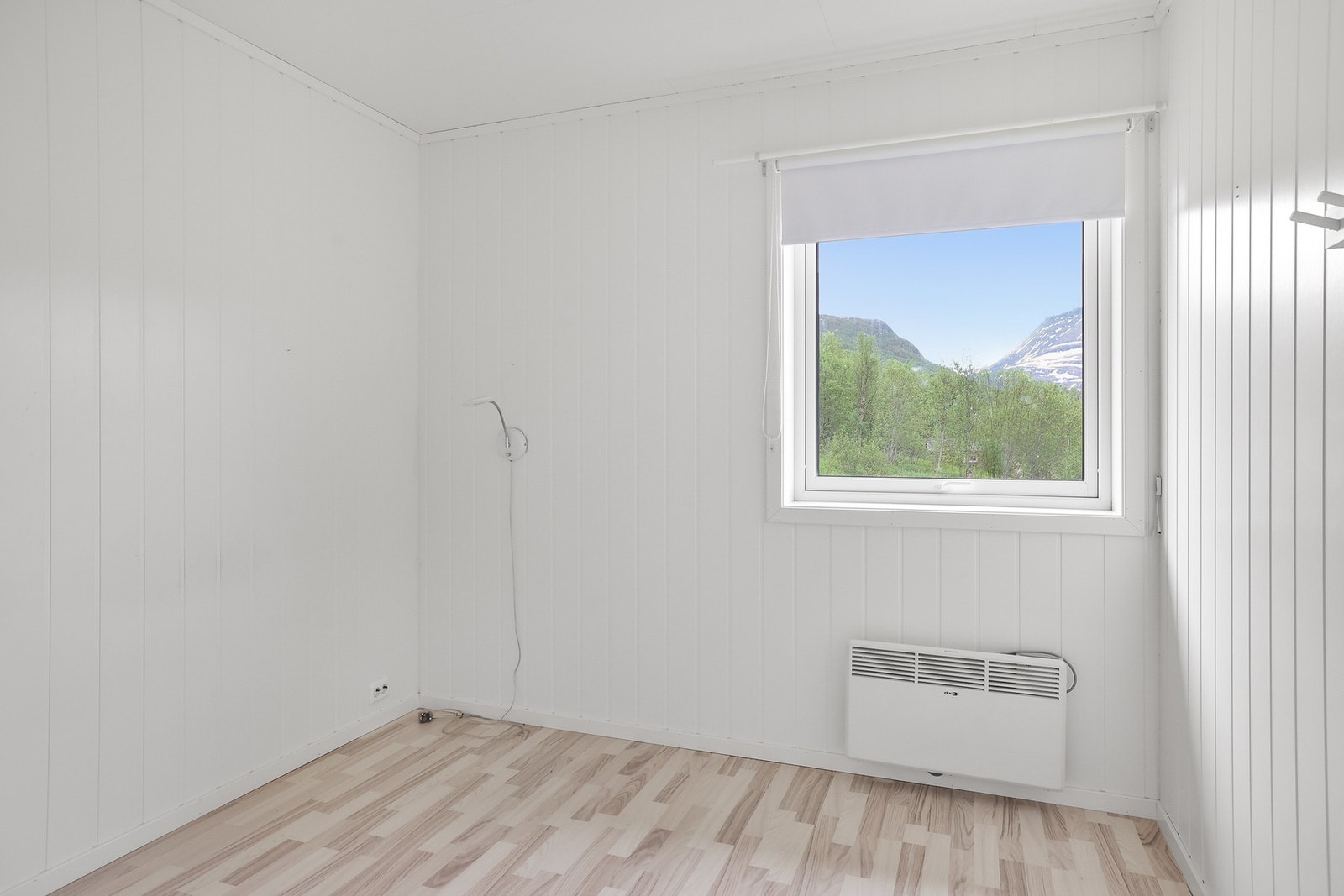 Det er 3 soverom i 2. etasje av fin størrelse Galleribilde