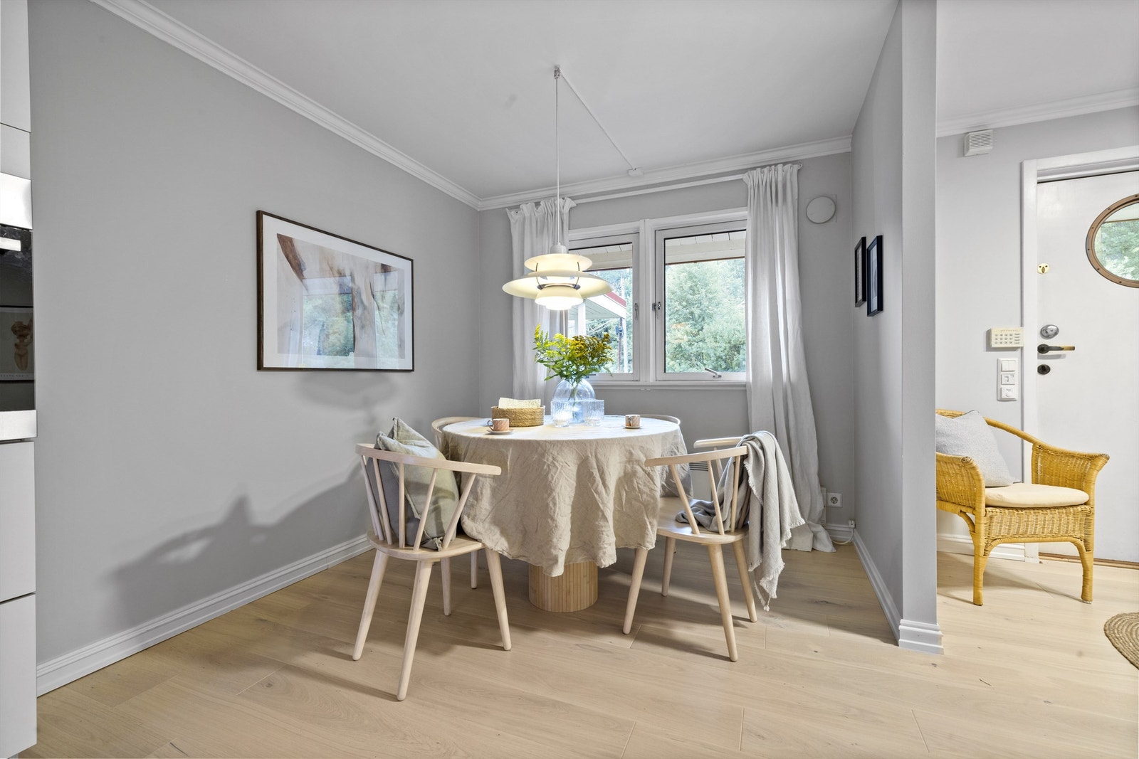 Det nye 1-stavs gulvet er gjennomgående i hele leiligheten Galleribilde