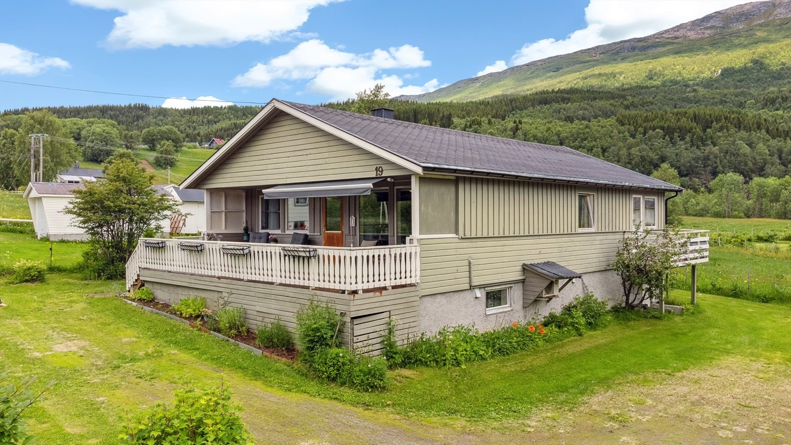 Flott enebolig med attraktiv beliggenhet. Galleribilde