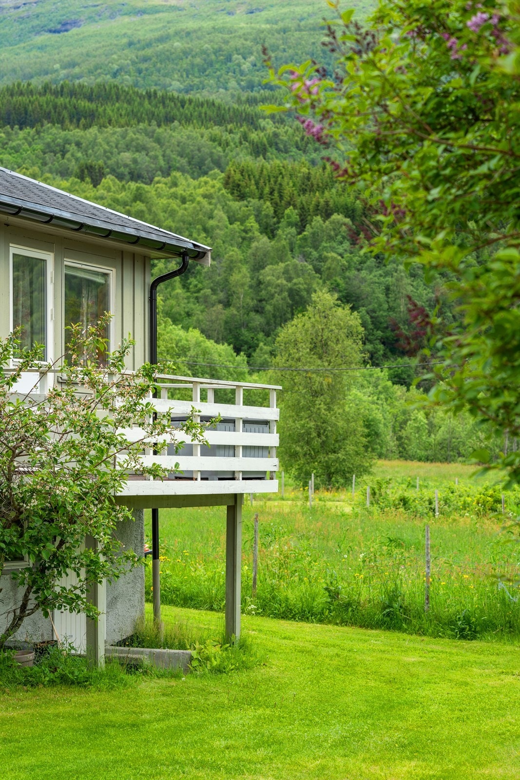 Fra soverommet er det også utgang til balkong. Galleribilde