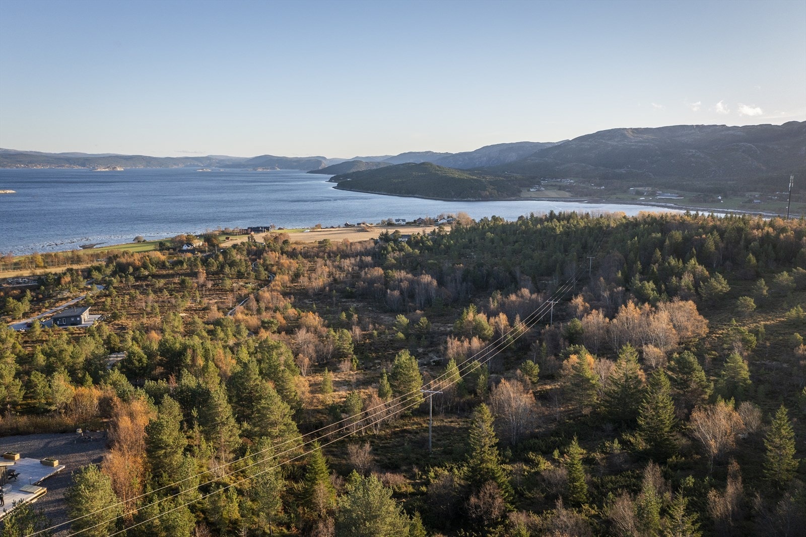 Eiendommen ligger svært idyllisk til. Galleribilde