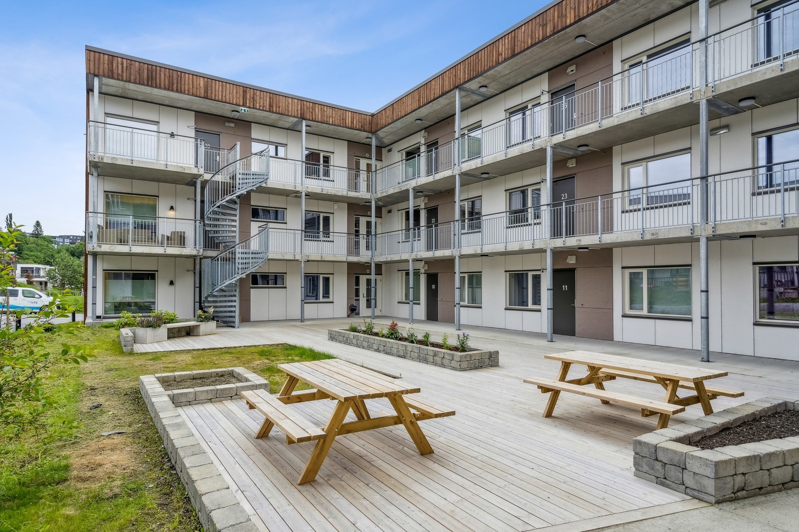 Boligen ligger i Fosslia Hageby, et populært og veletablert boområde. Galleribilde