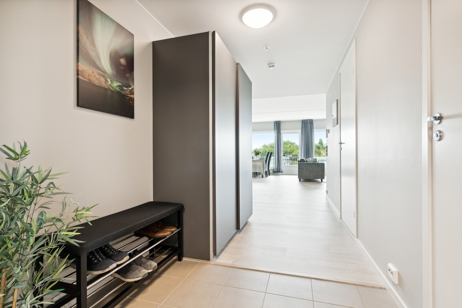 Innbydende entre på 9,5 kvm. Galleribilde