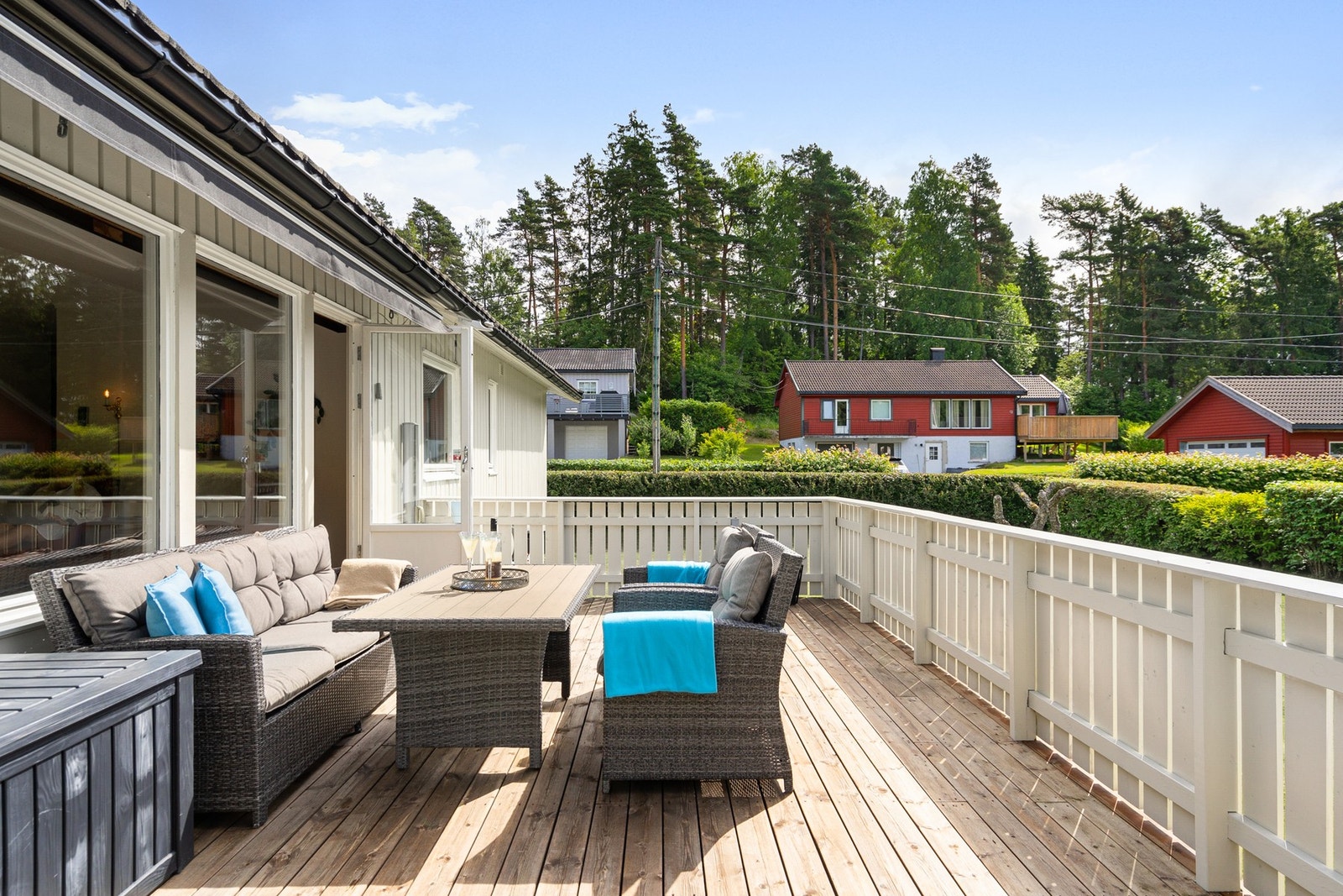 Veranda på ca. 24 kvm inviterer til hyggelige sammenkomster. Galleribilde