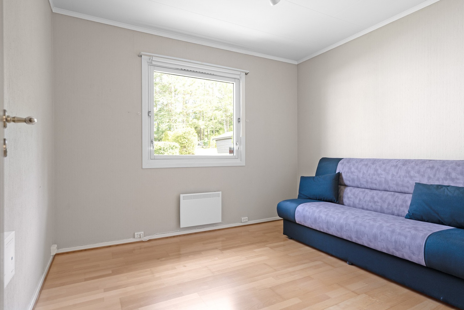 Soverom 3 - også dette med plassbygd garderobeløsning. Galleribilde