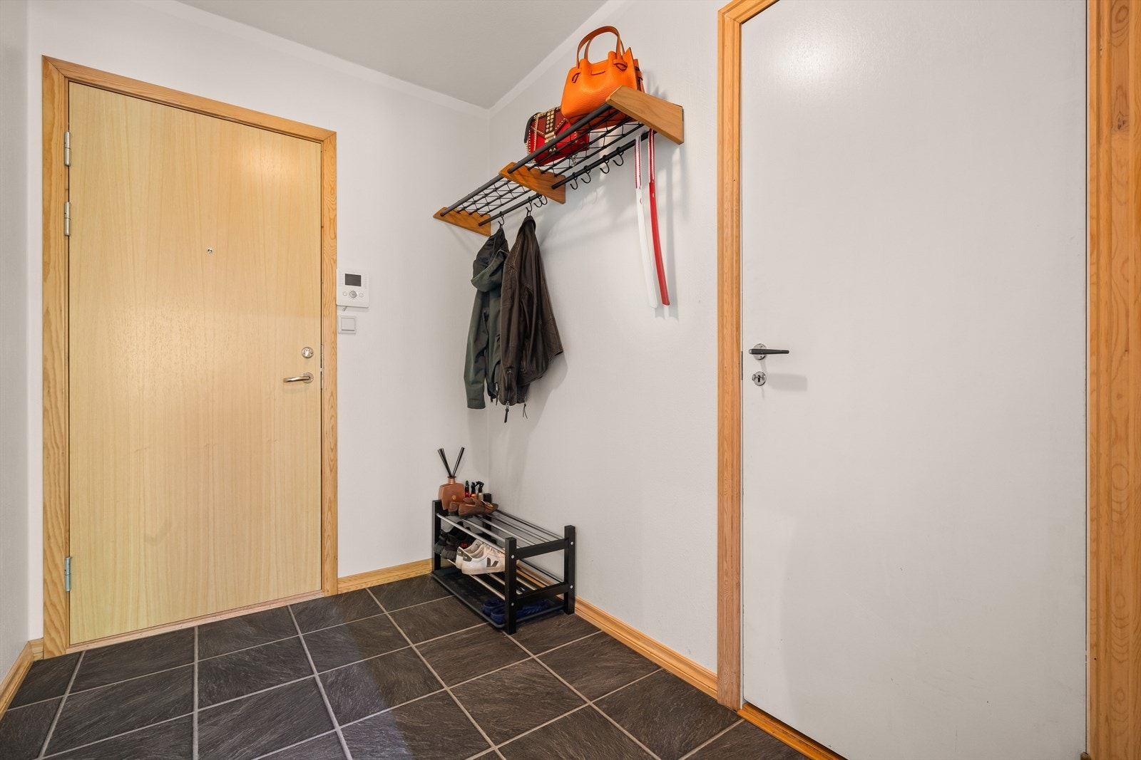 Leiligheten har en bod målt til 3,1m² som sørger for god plass for oppbevaring. I tillegg er det en ekstern bod i første etasje. Galleribilde