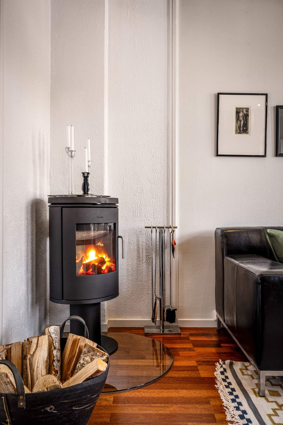 Moderne vedovn gir både varme og hygge på kaldere dager Galleribilde