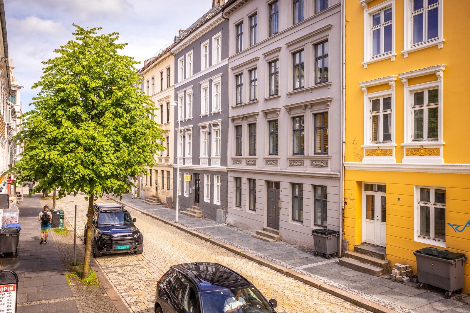 Trivelig gatemiljø midt i sentrum. Fra Nygårdsgaten er det kort gangavstand til alt hva sentrum har å by på Galleribilde
