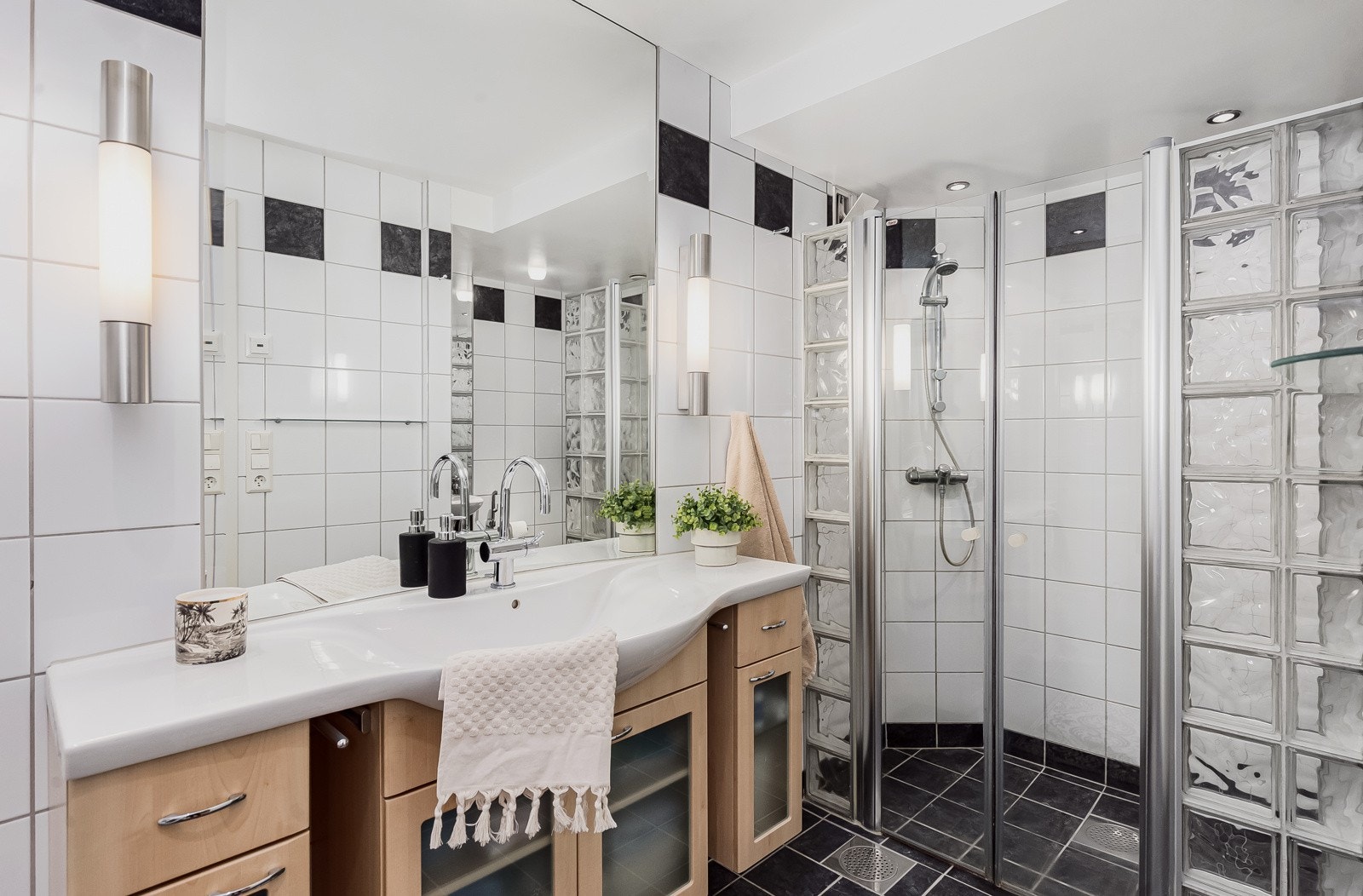 Badet er oppusset og utvidet ut ifra opprinnelig løsning i 2003. Galleribilde