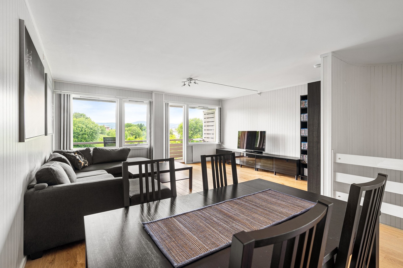 En romslig 3-roms andelsleilighet på hele 102 m² over 2 etasjer! Galleribilde