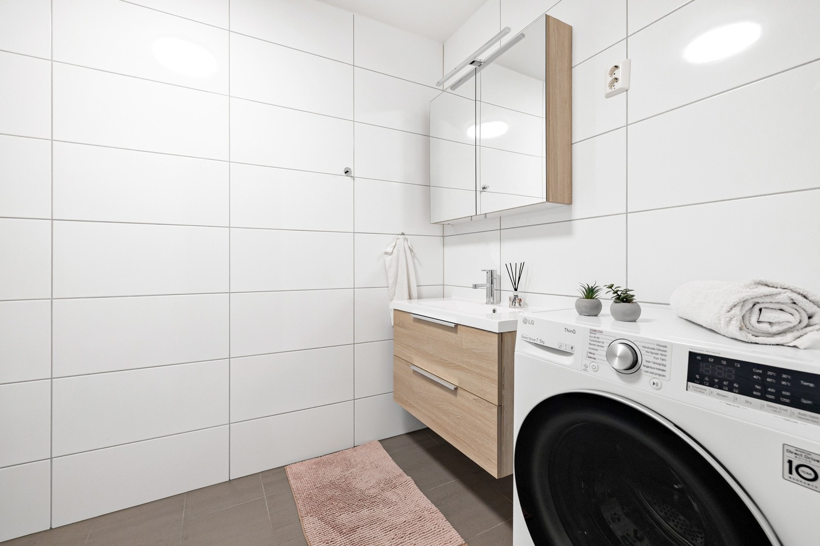 Også badet er av god størrelse Galleribilde
