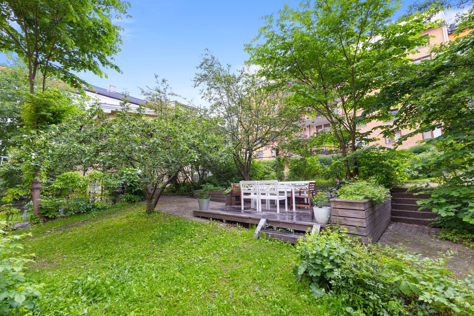 Den klassiske bygården er oppført på slutten av 1800-tallet, og har en pent opparbeidet og rolig bakgård Galleribilde
