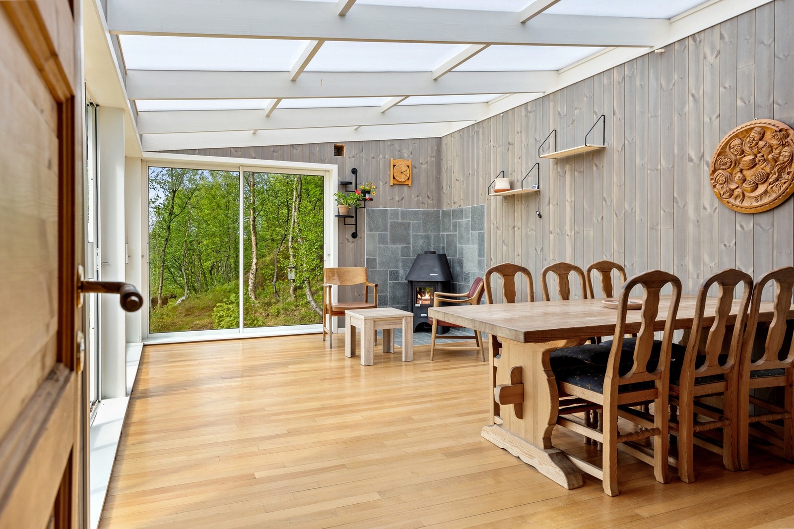 Legg merke til himlingen og de store vindusflatene som sørger for rikelig med lys Galleribilde