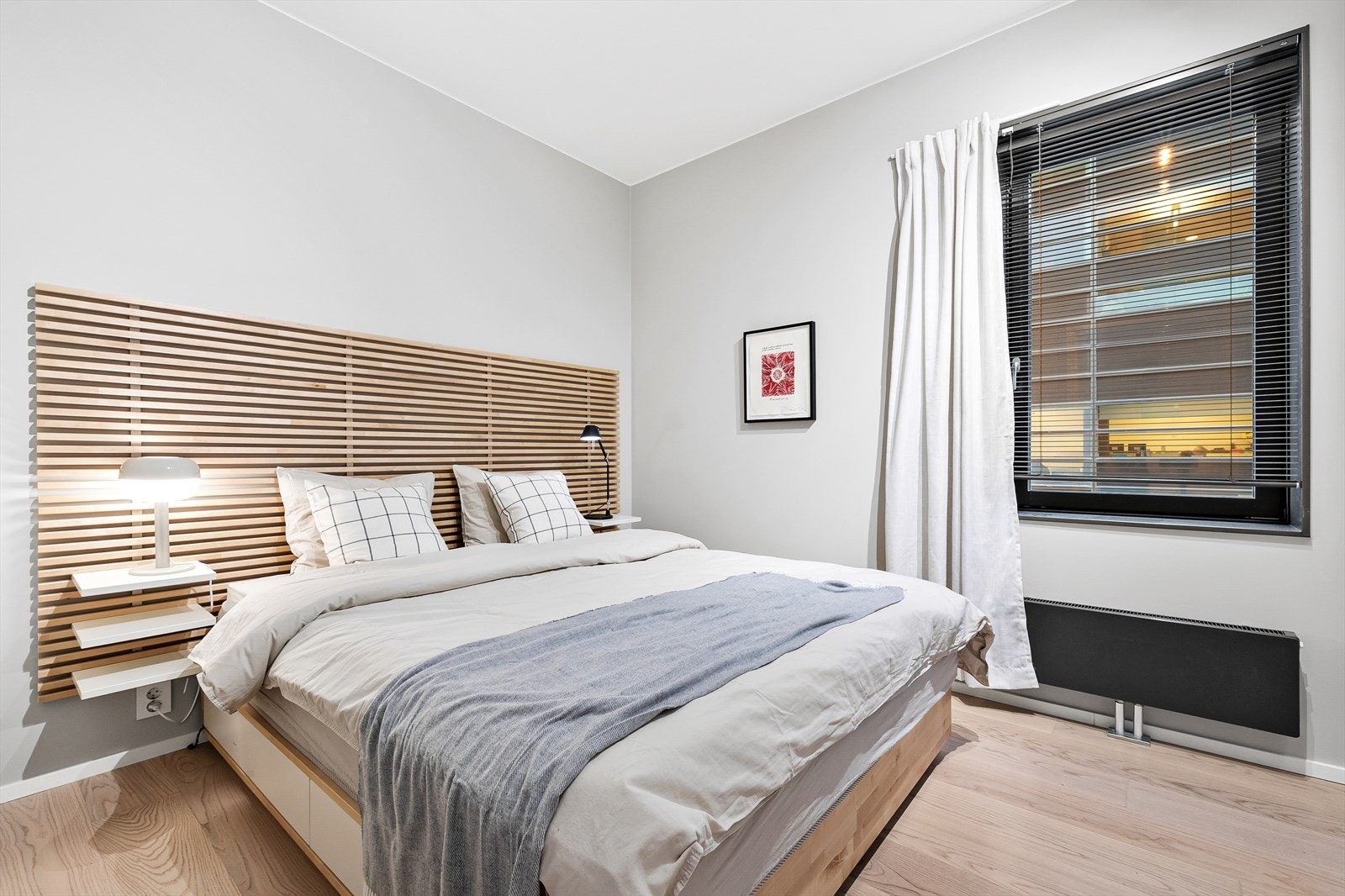 Lunt hovedsoverom malt i behagelige farger Galleribilde