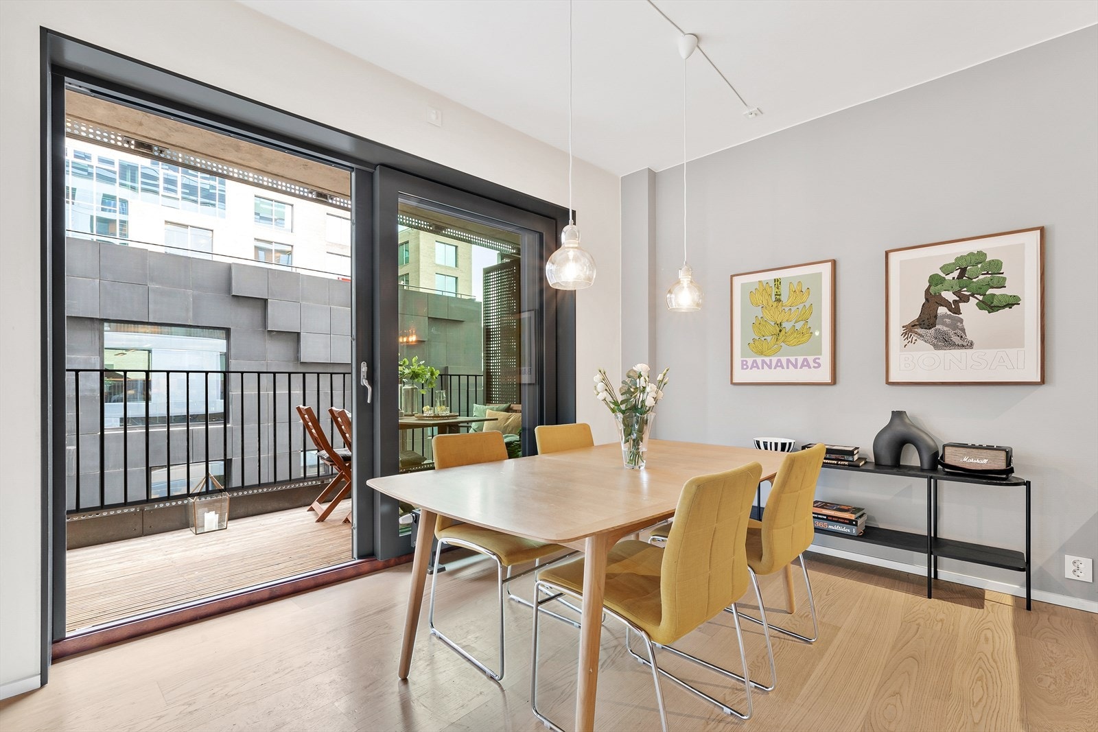 Stuen har en god planløsning som er enkel å innrede etter eget ønske Galleribilde