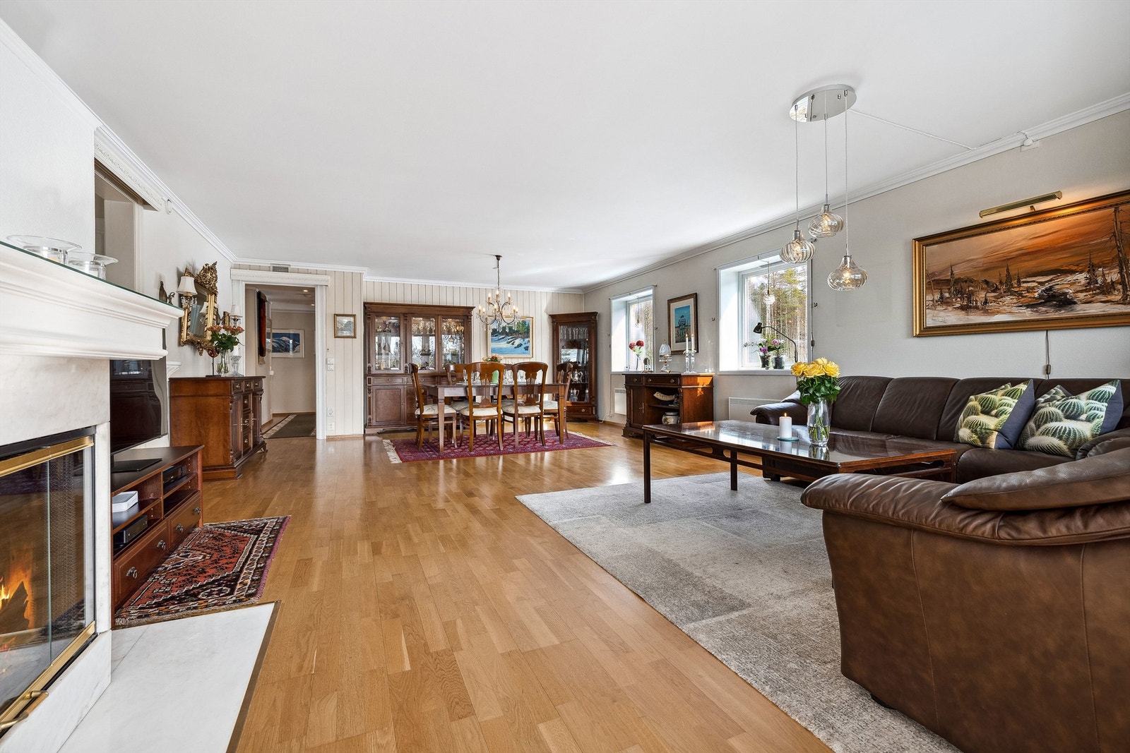 Borettslaget ble etablert på slutten av 90-tallet og leiligheten har hovedsakelig overflater fra den tiden Galleribilde