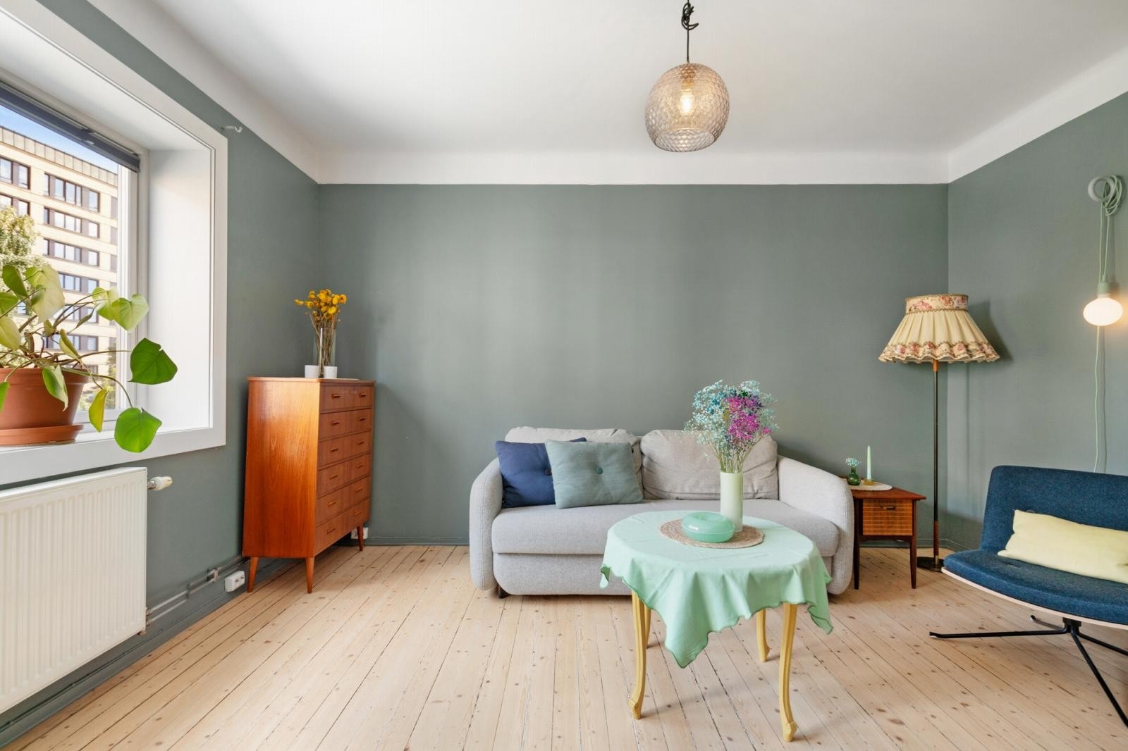 I stuen er det også godt med plass til sofagruppe, TV-benk, m.m. Galleribilde