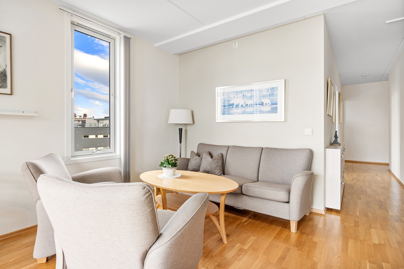 Velkommen inn i den lyse og innbydende stua! Galleribilde