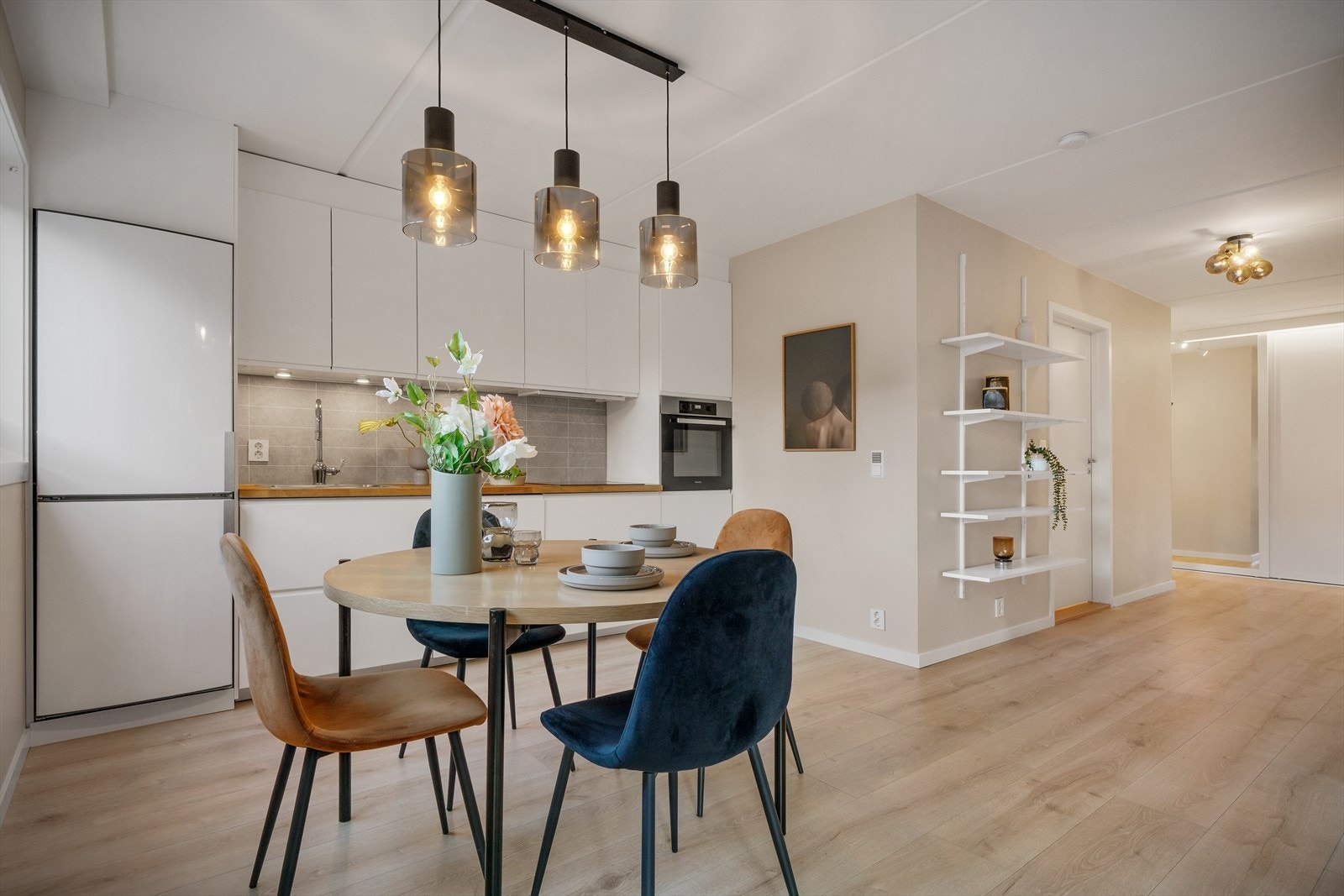 - Stue/kjøkken måler 25,1 m² - Galleribilde