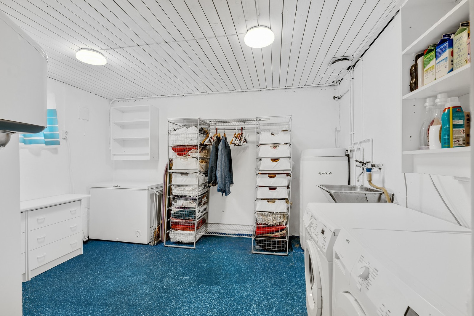 Vaskerom på 10 kvm nede i kjelleren. Galleribilde