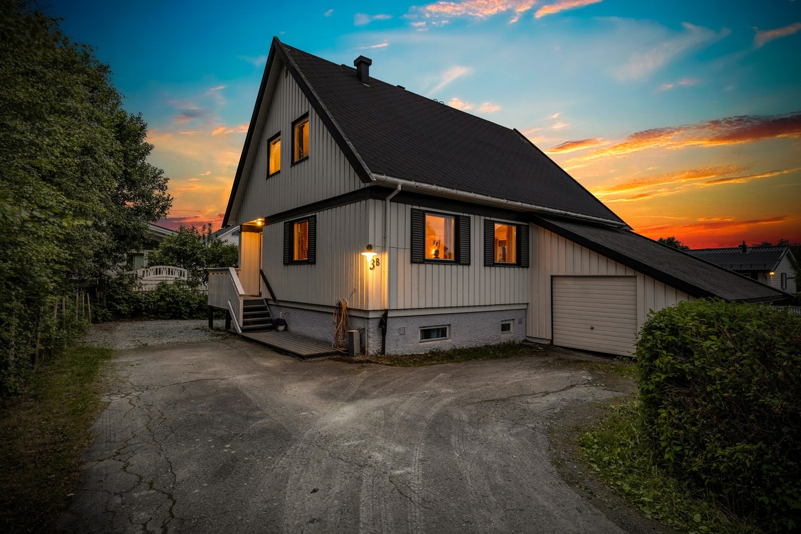 En innholdsrik og romslig enebolig over 3 plan. Galleribilde