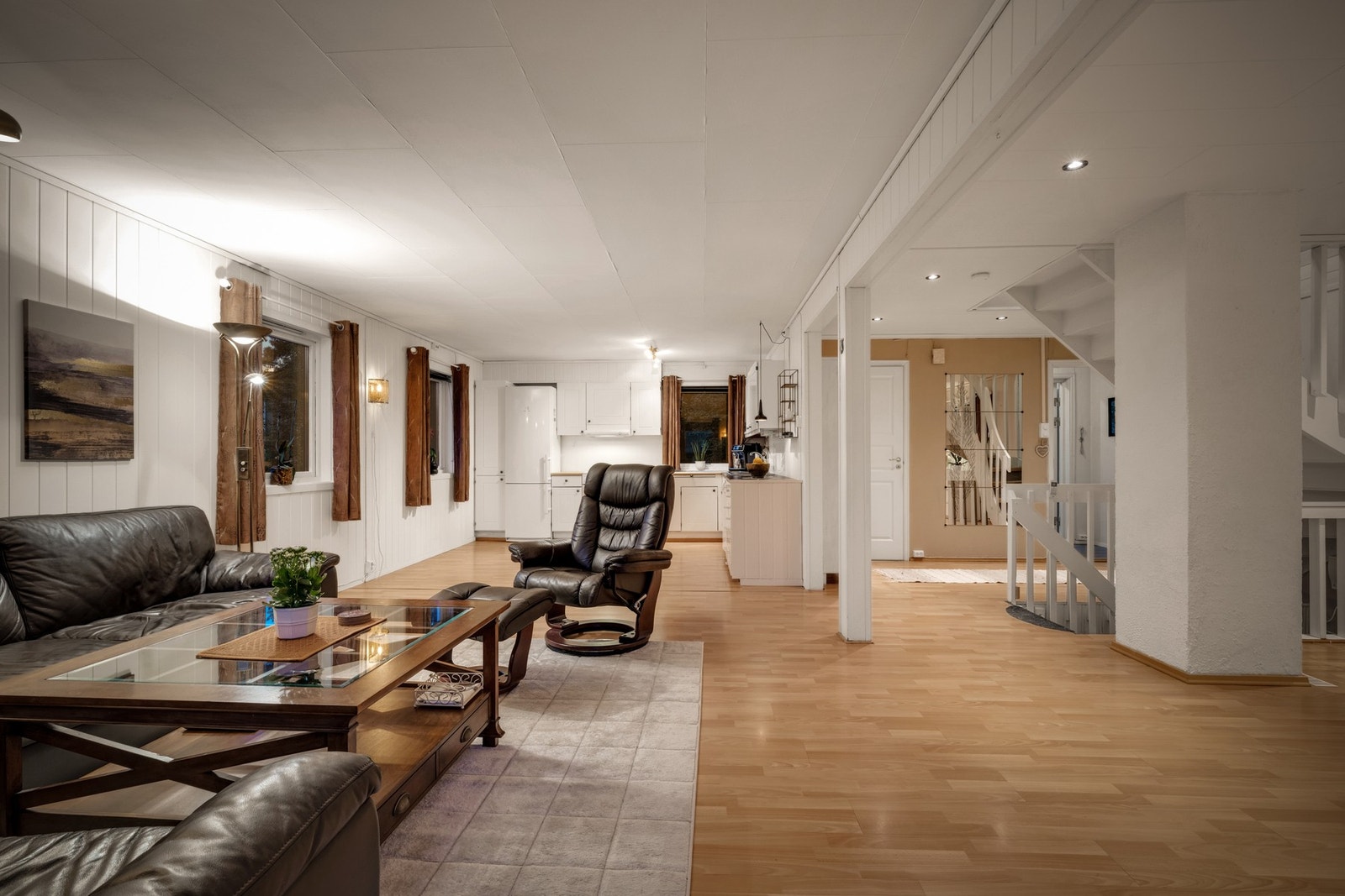 Einar Solstads vei 3 B er en bolig med luftig og praktisk planløsning som gir gode muligheter for å sette sitt eget preg på boligen. Galleribilde