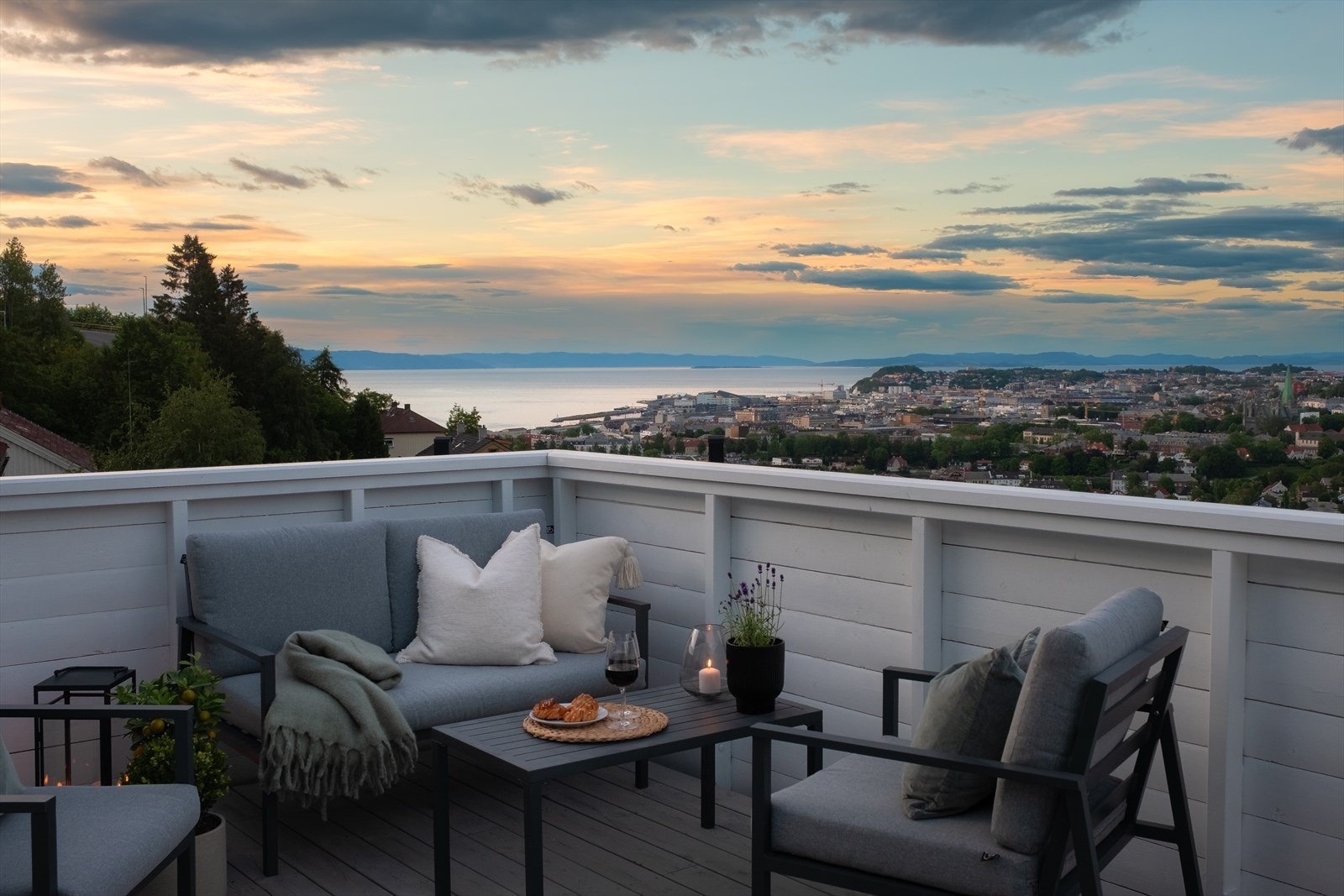 Veranda på generøse 14 Kvm. Galleribilde