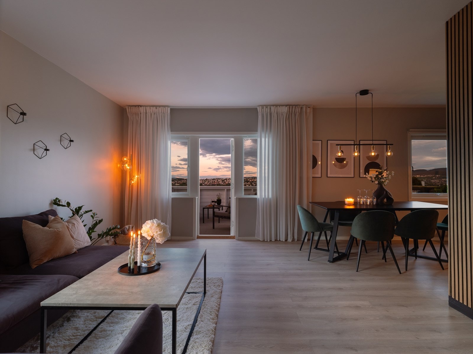 Her finner du åpen stue/kjøkken løsning på hele 30 Kvm. Galleribilde