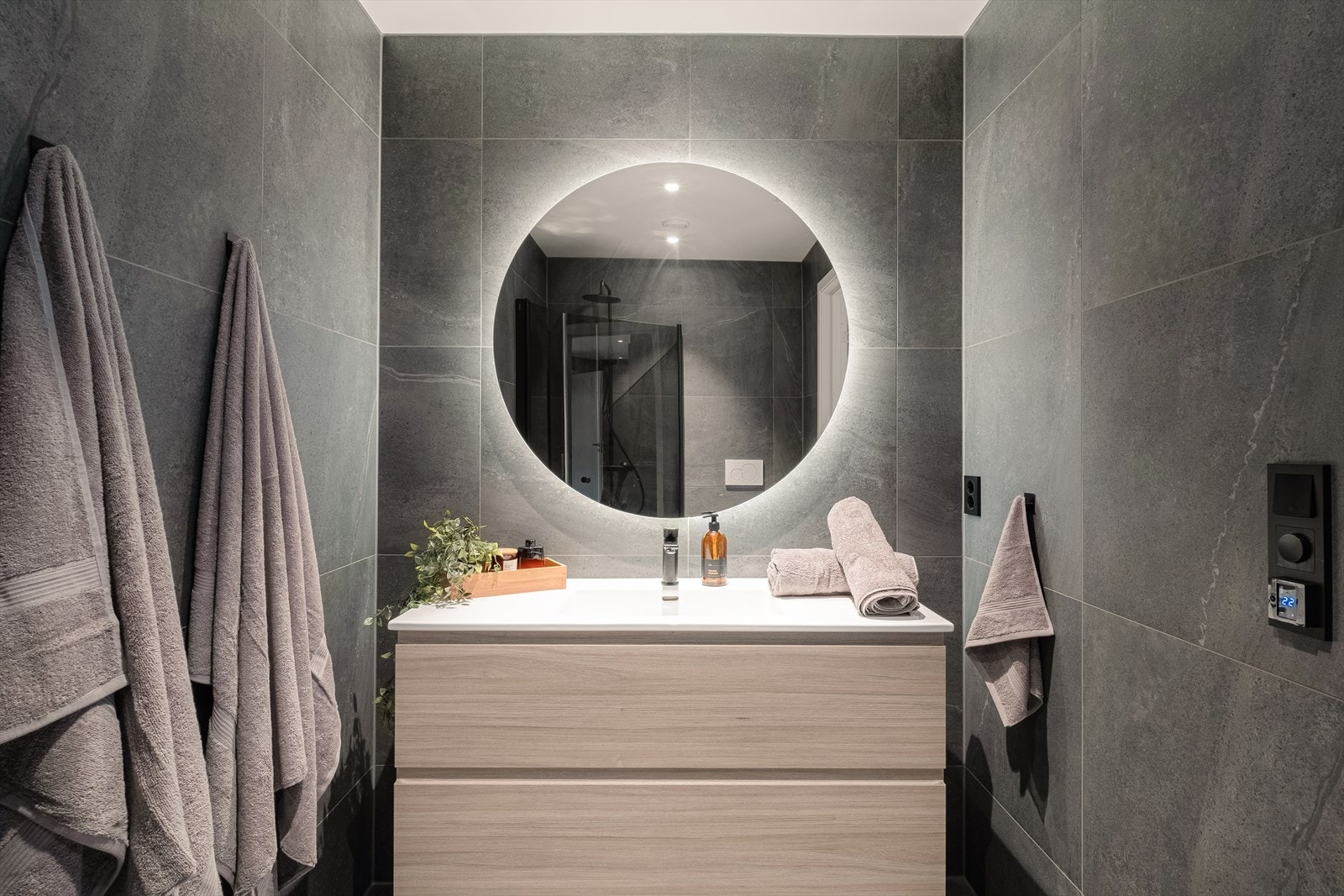 Helfliset og stilrent bad. Galleribilde