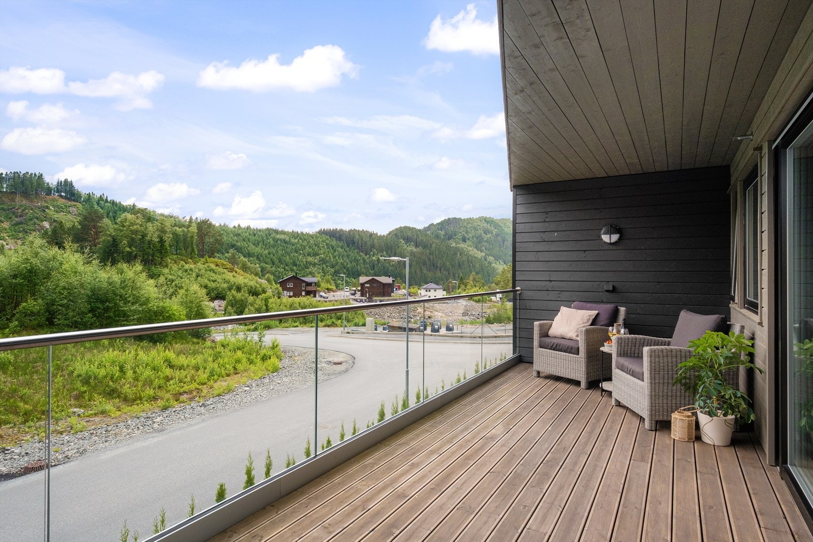 Balkongen er delvis overbygget. Galleribilde