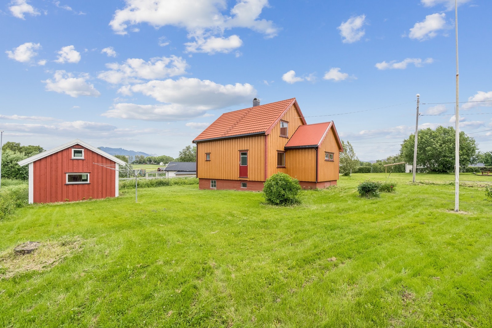 Boligen har renoveringsbehov innvendig, men det er som nevnt gjennomført større ytre utbedringer Galleribilde