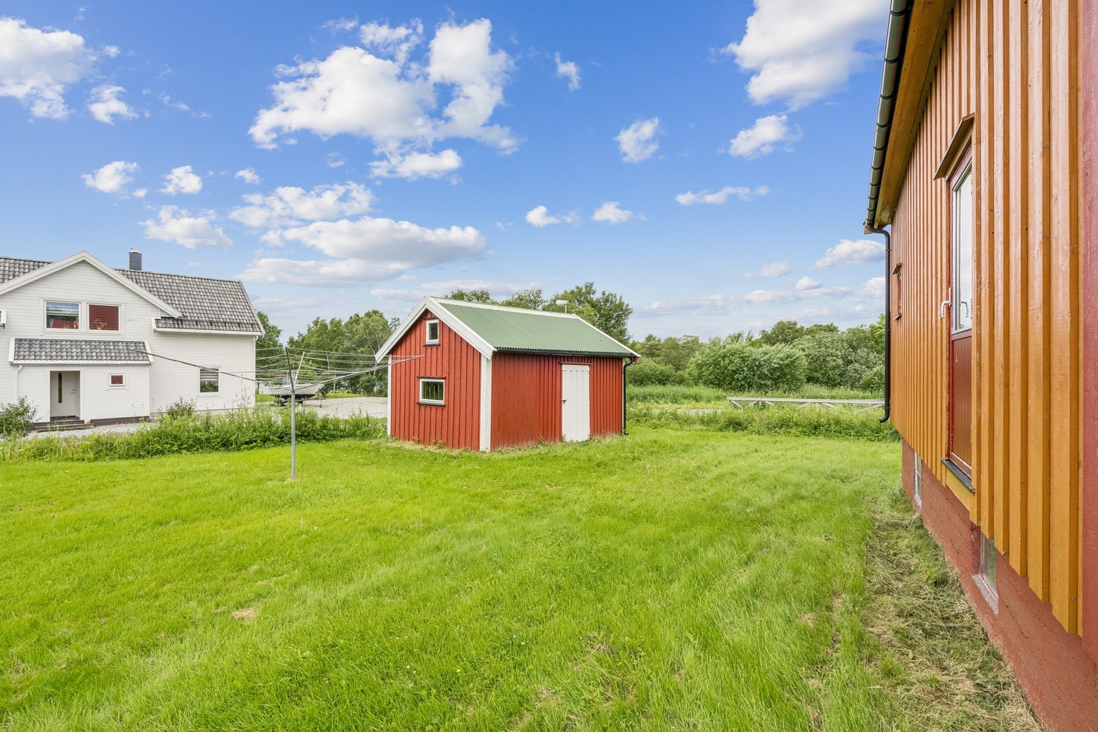 Utbedringer på boligen er utført av fagfolk - 874 kvm. stor tomt Galleribilde