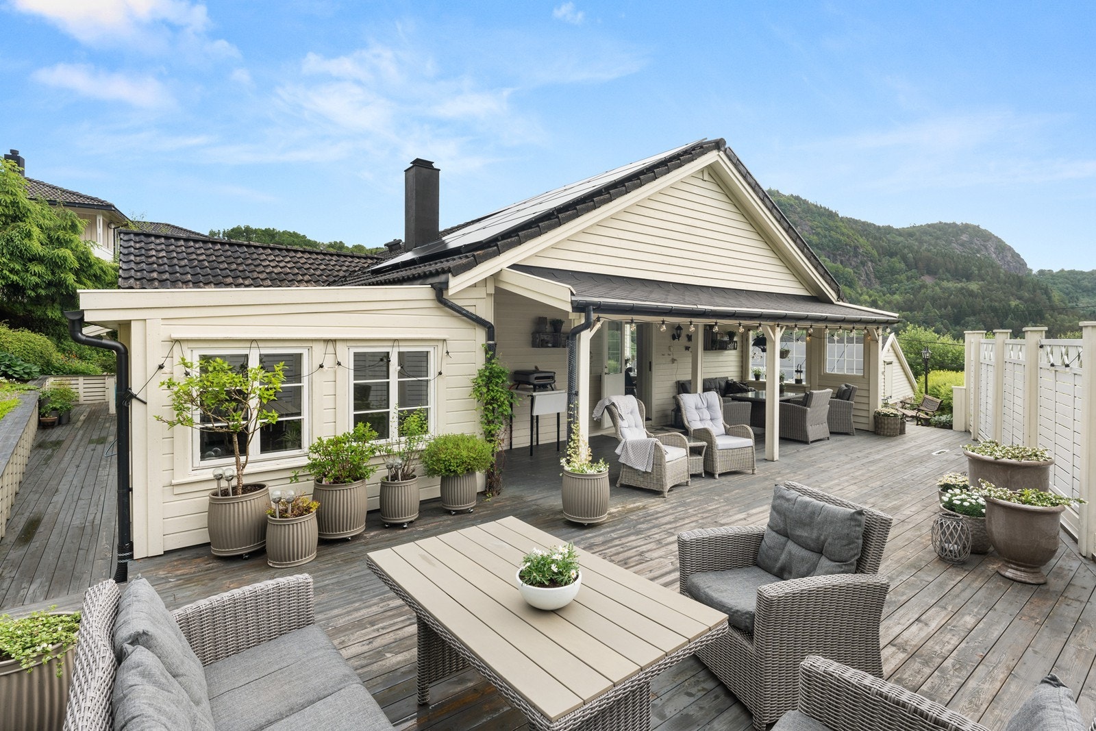 En innholdsrik enebolig på svært godt utnyttet tomt Galleribilde