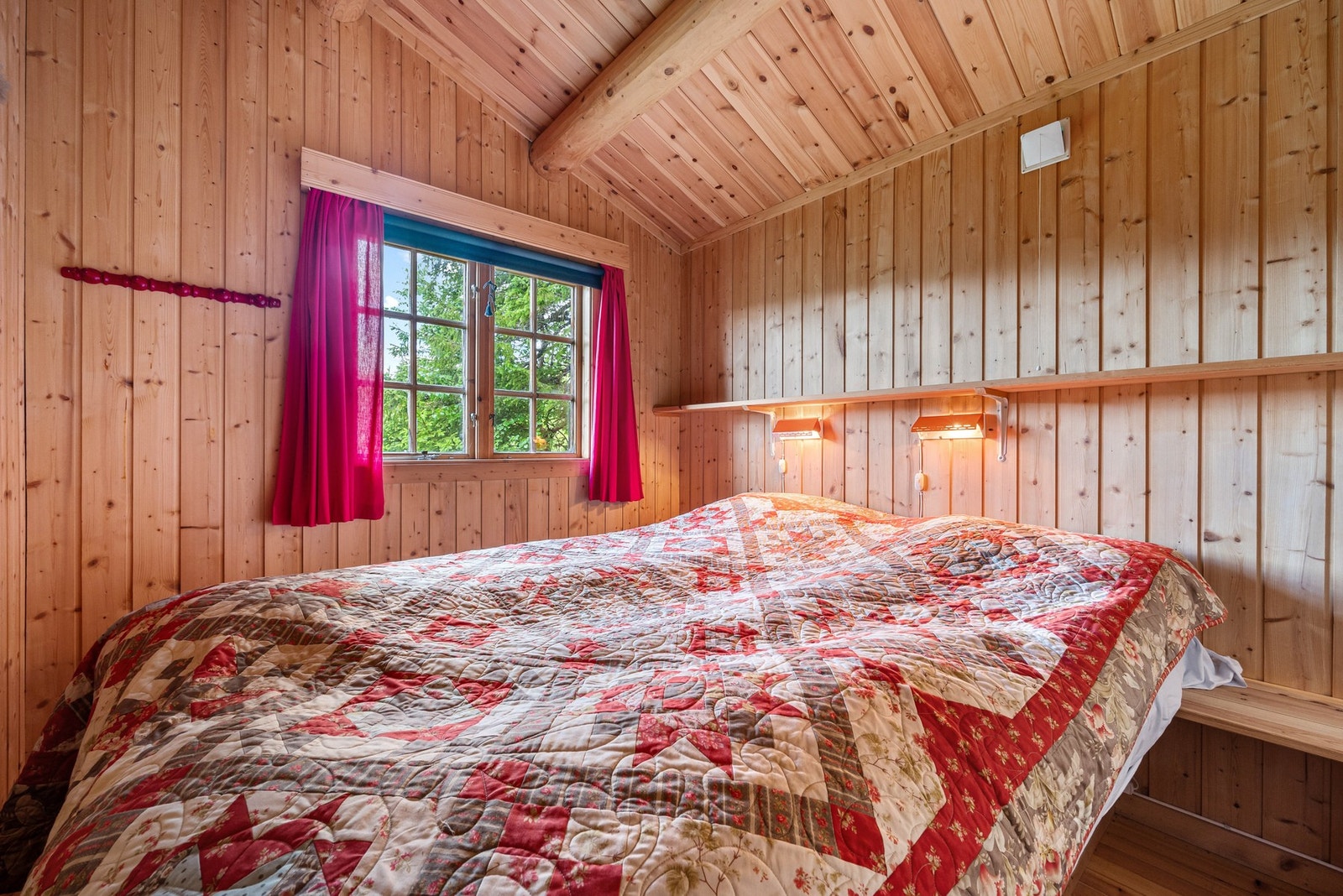 Hovedsoverom ved stue Galleribilde