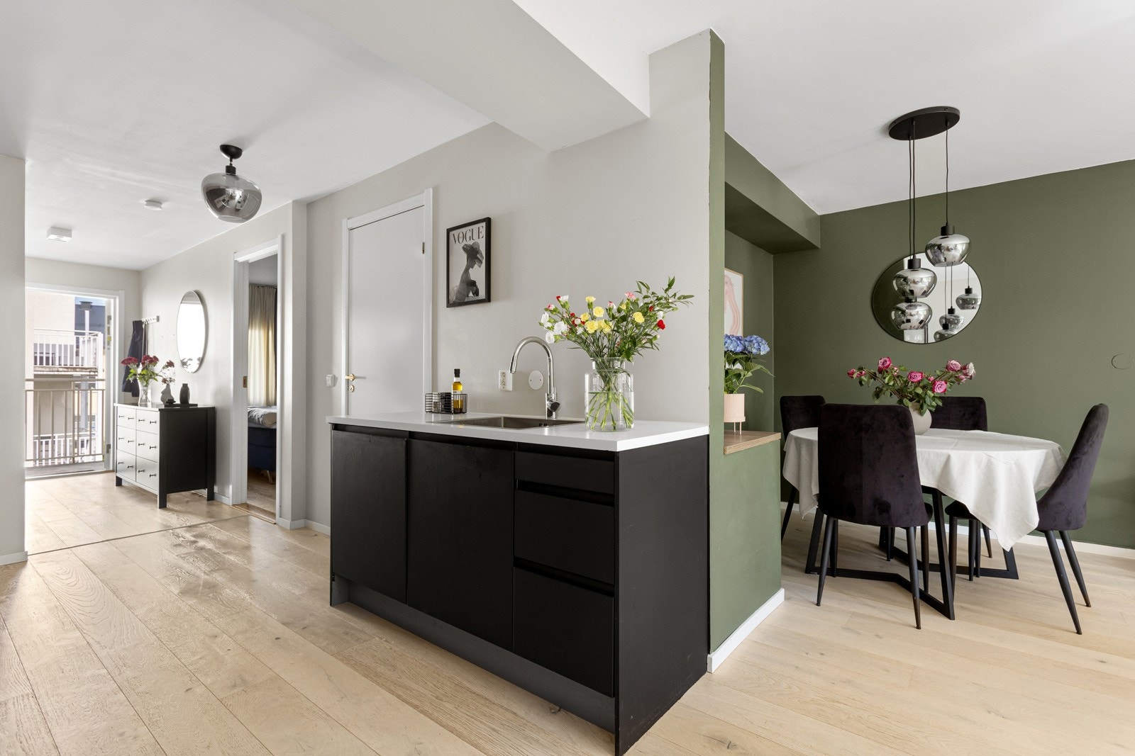 - Nymalte overflater - Galleribilde