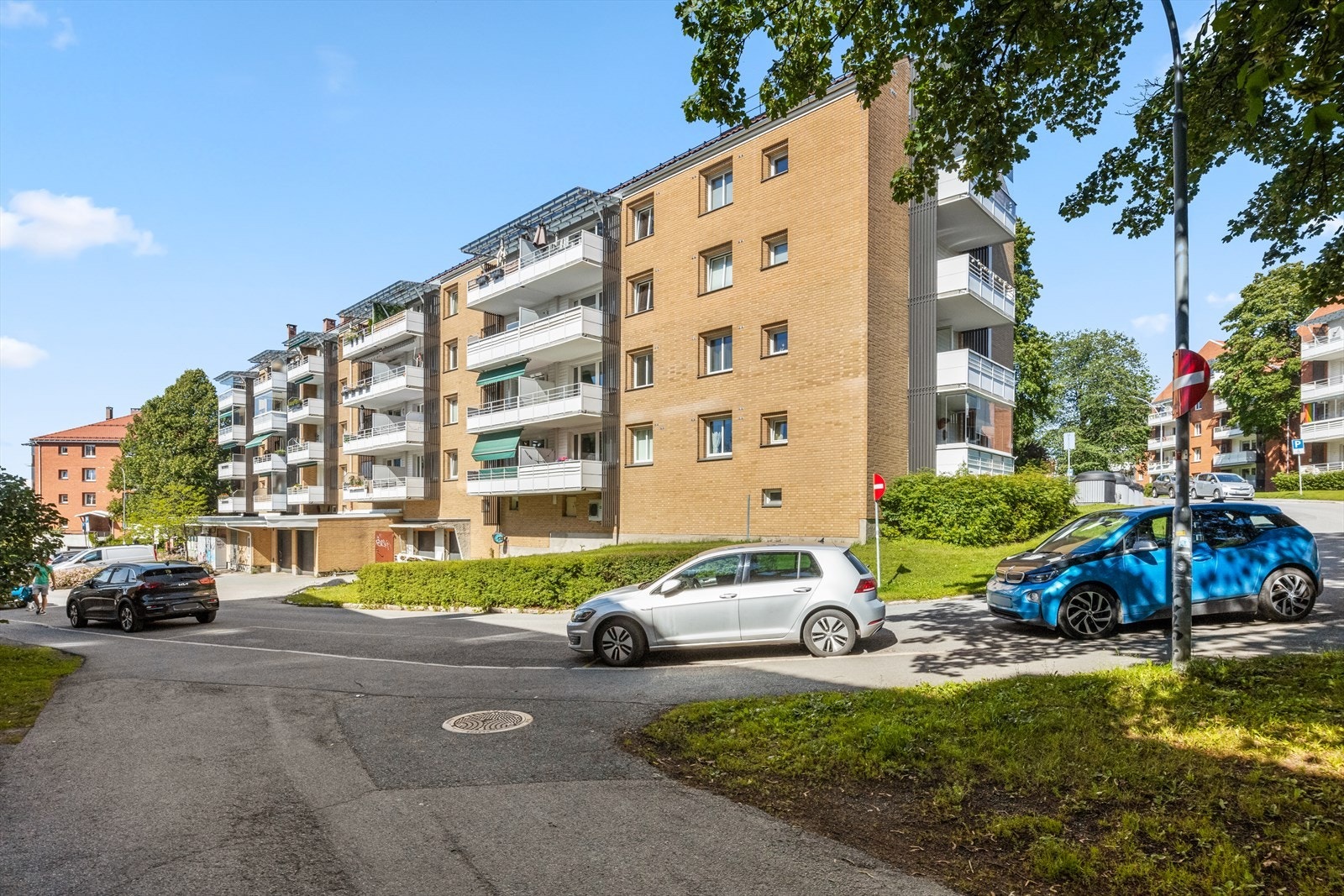 Leiligheten ligger ved enveiskjørt gate og har derfor lite trafikk Galleribilde
