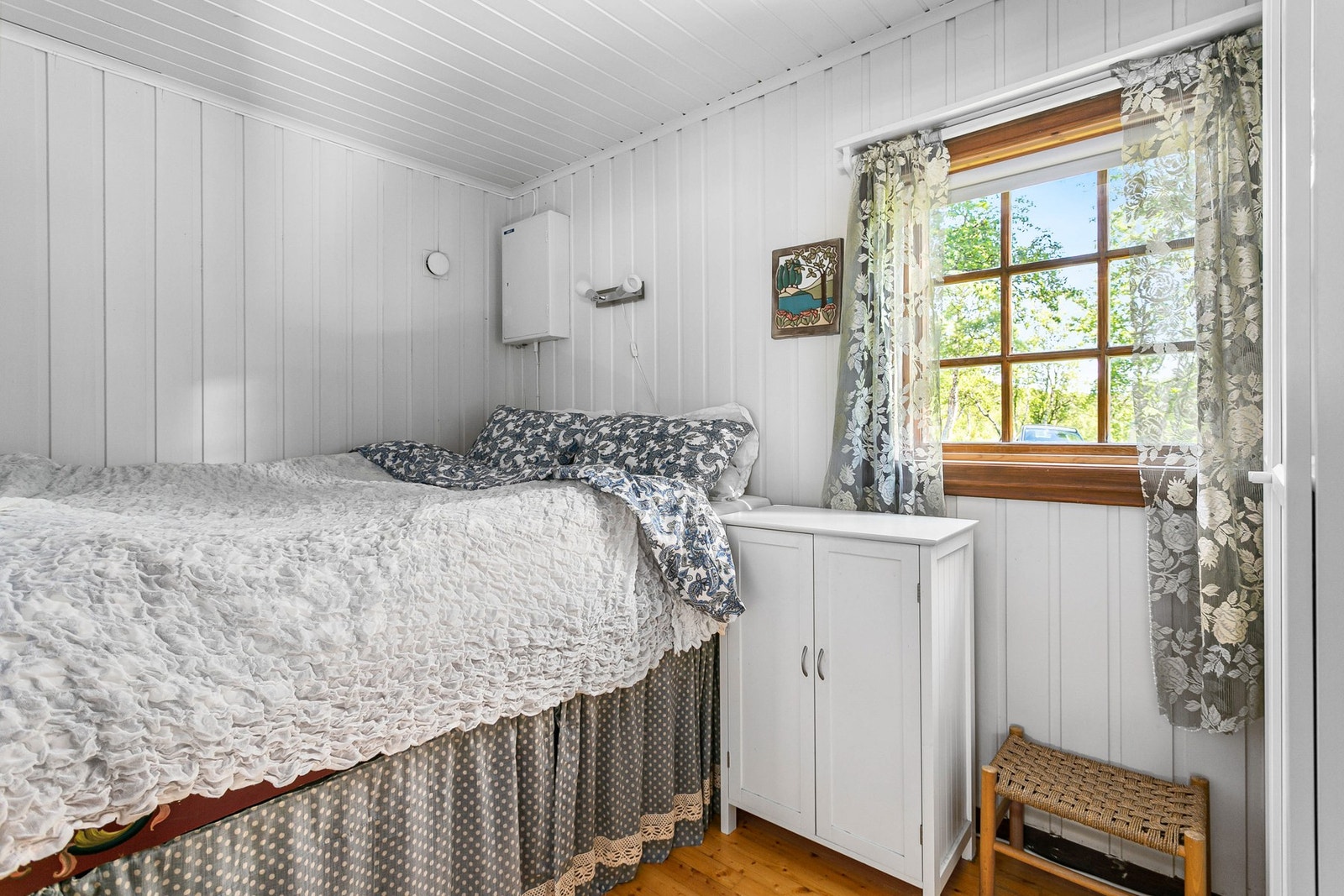 Hytten har to soverom, hvorav dette er på 5,5m². Galleribilde