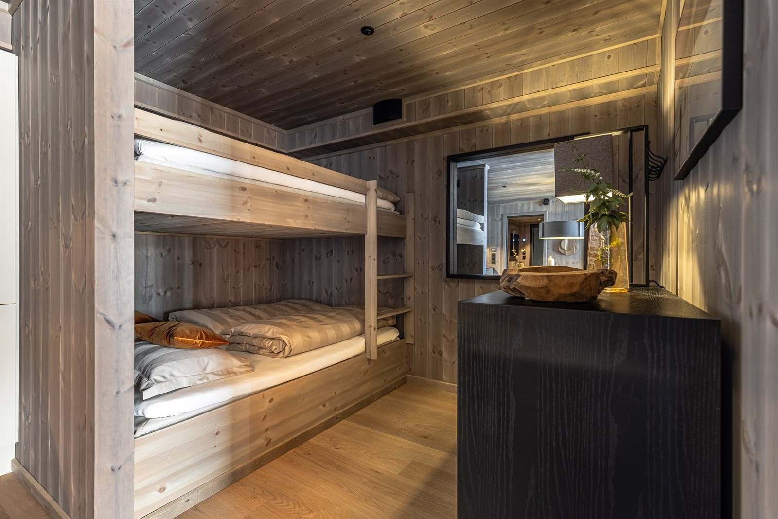 Sovealkove med dobbelt køyeseng. Totalt 4 soveplasser. Galleribilde