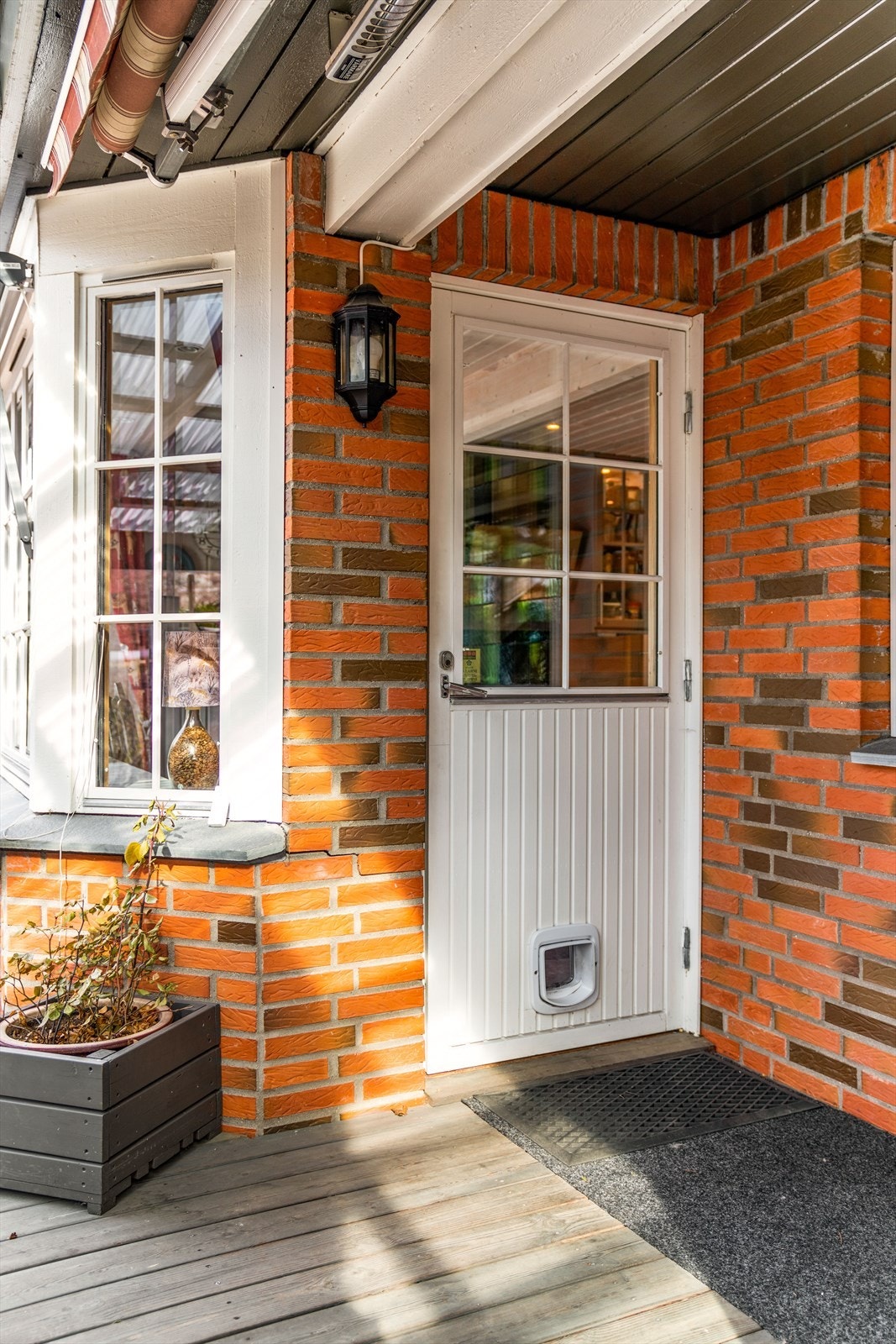 Det er utgang til terrasseområdet også fra kjøkkenet. Galleribilde