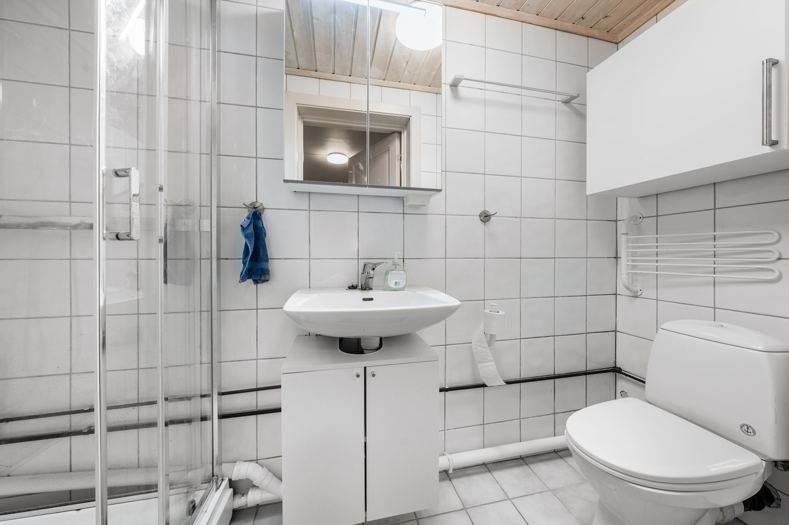 Baderom hybel 1 Galleribilde