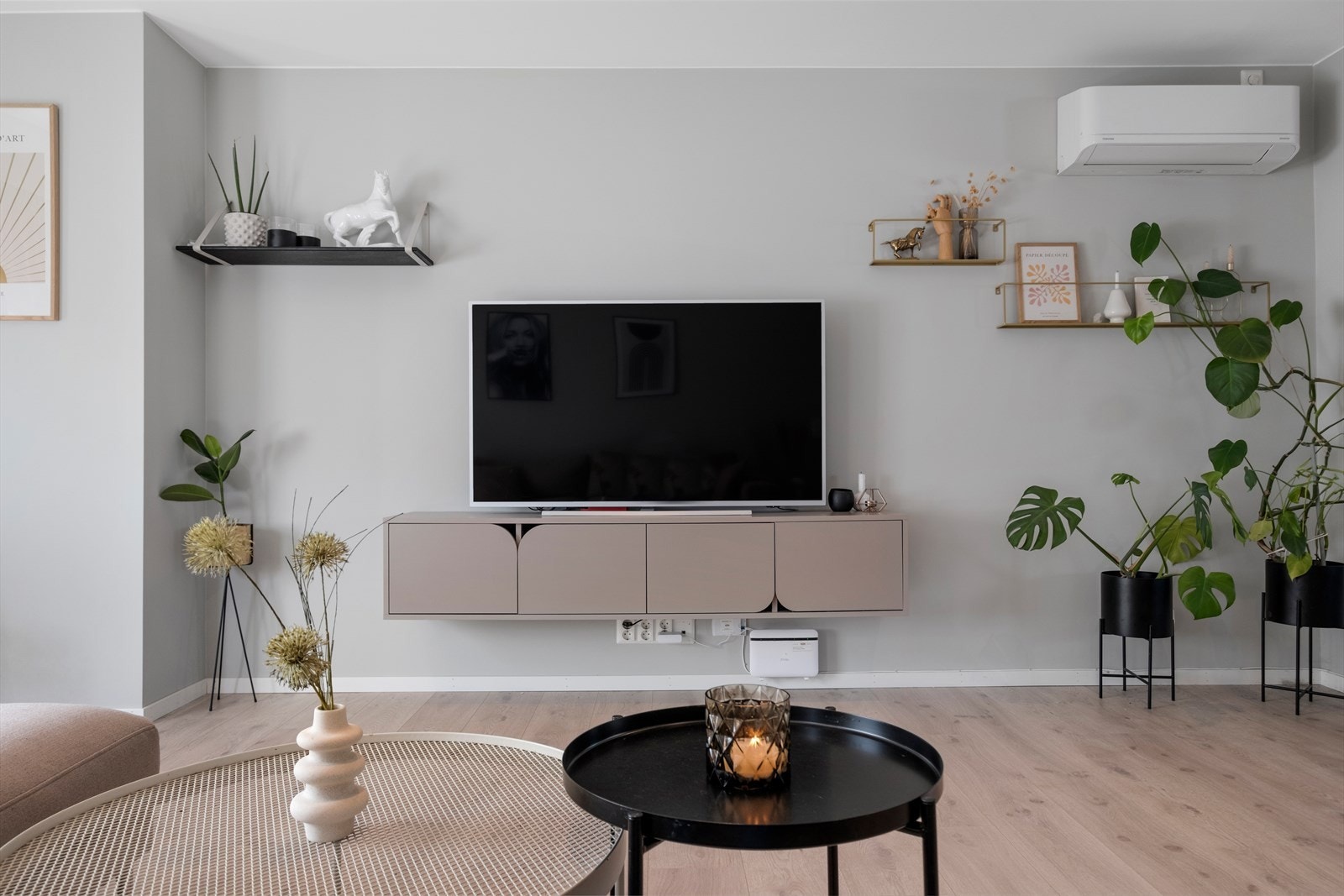 Det er satt inn varmepumpe på stuen Galleribilde