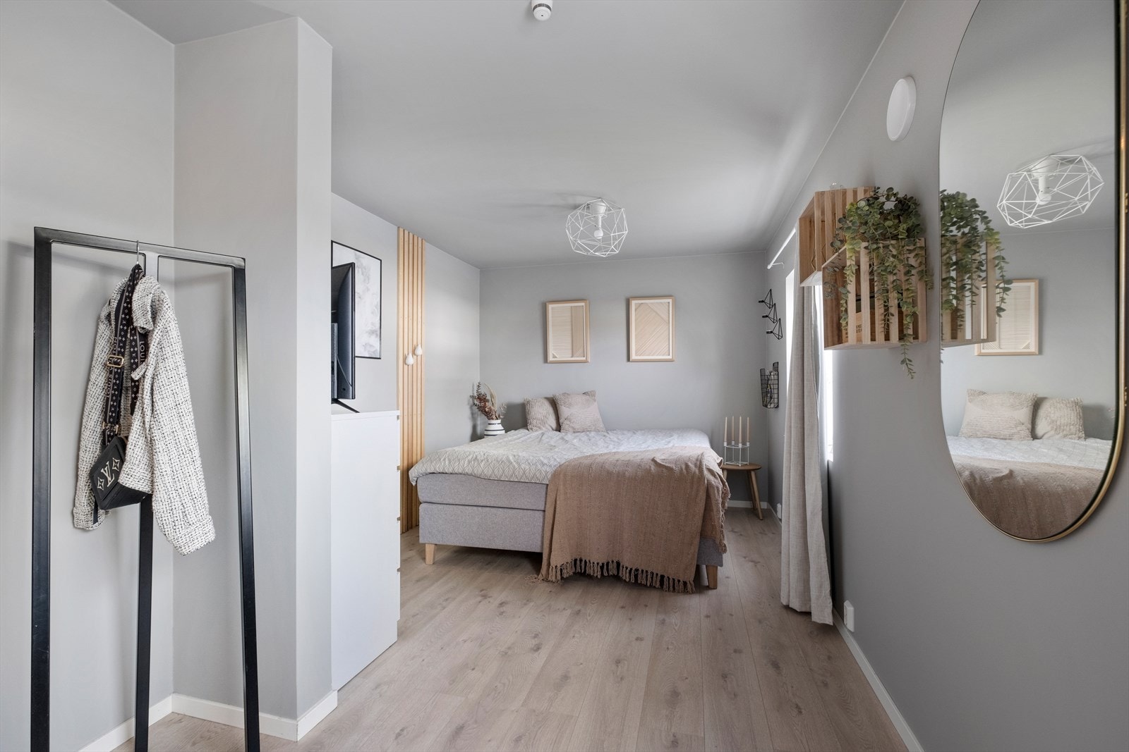 Stue som nå benyttes som hovedsoverom Galleribilde