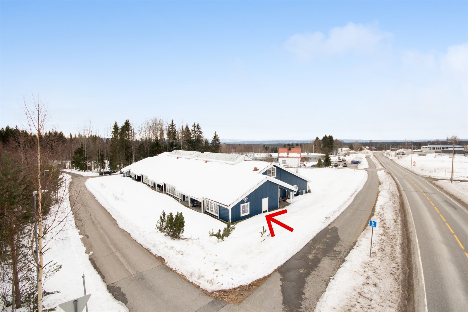 Det er parkering på borettslagets felles parkeringsplass Galleribilde