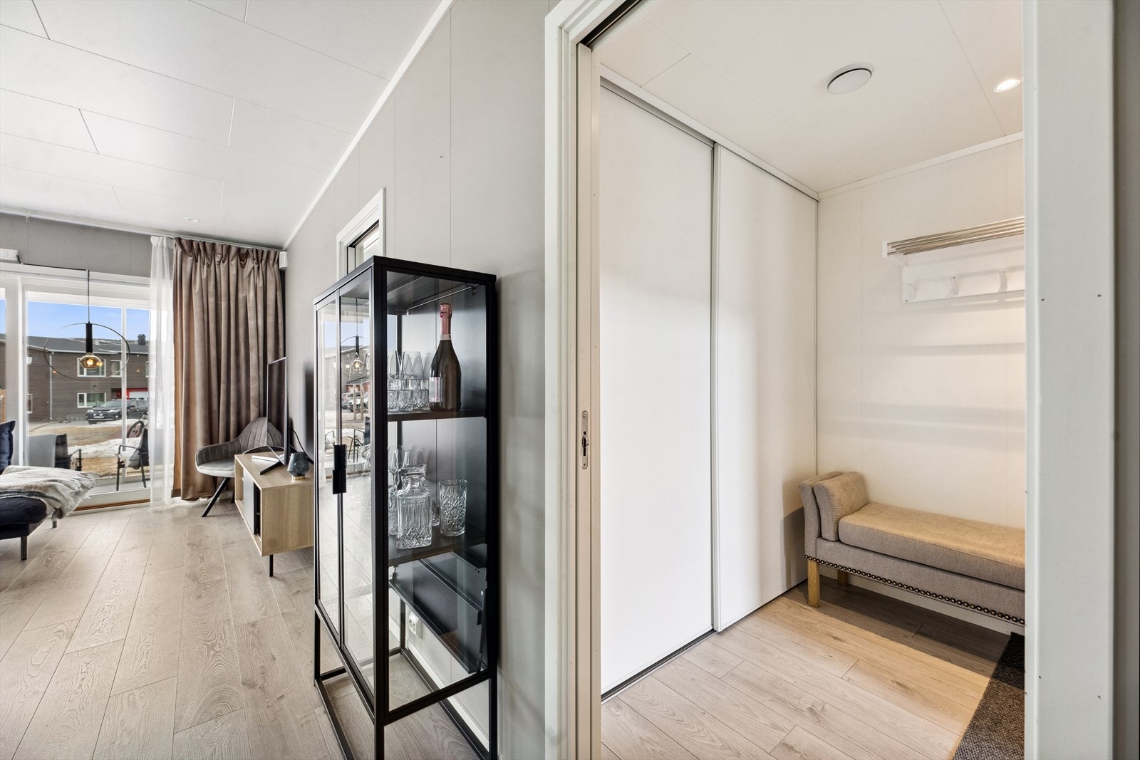 Innbydende vindfang som ønsker deg velkommen inn! Galleribilde