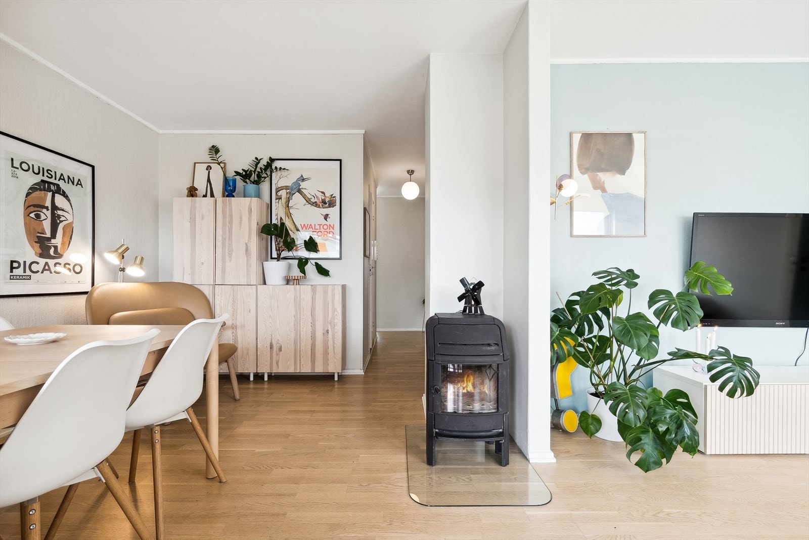 Behagelig med vedovn for god varme og ekstra kos. Galleribilde