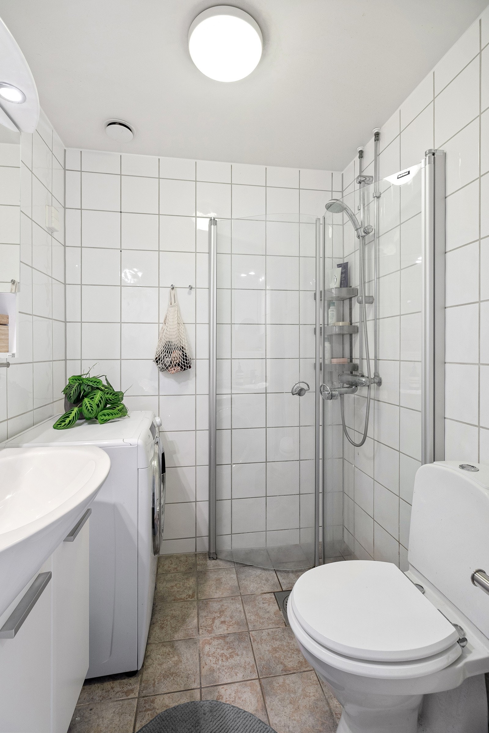 Badet ble rehabilitert i regi av borettslaget, og er funksjonelt innredet med det nødvendige utstyret. Galleribilde