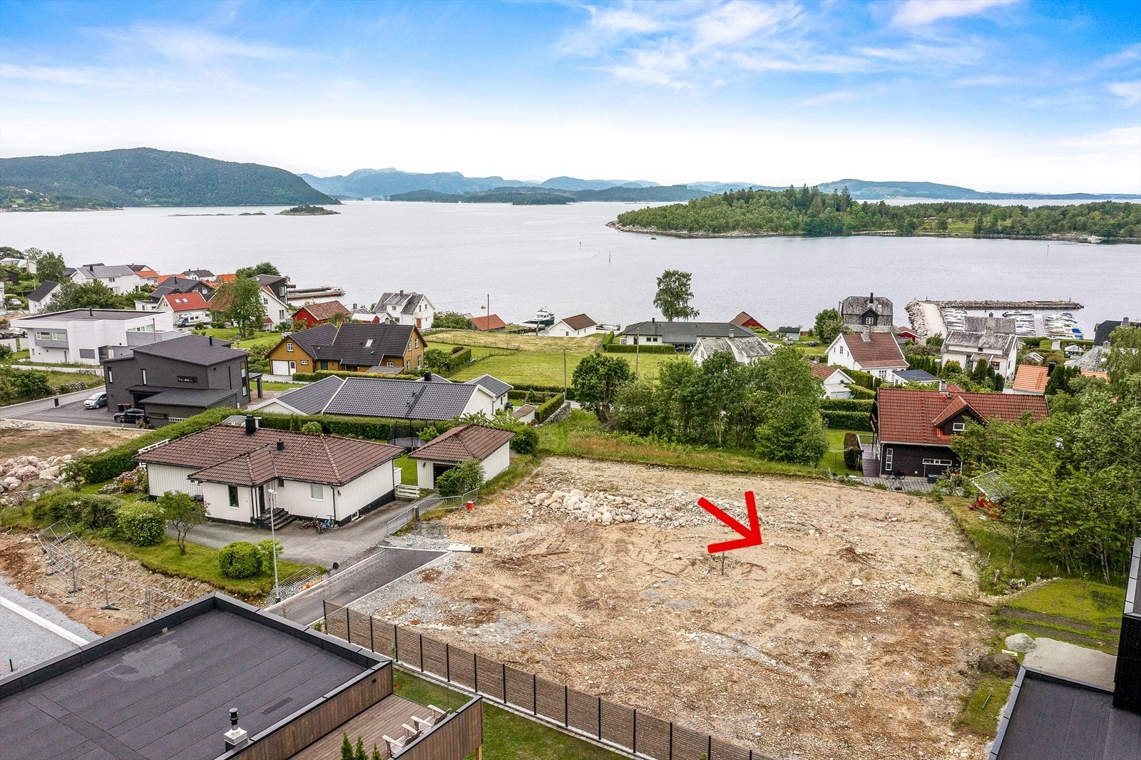 Tunglandsmarka ligger sentralt på Jørpeland og tett på det beste Ryfylke har å by på, midt mellom fjord og fjell. Galleribilde